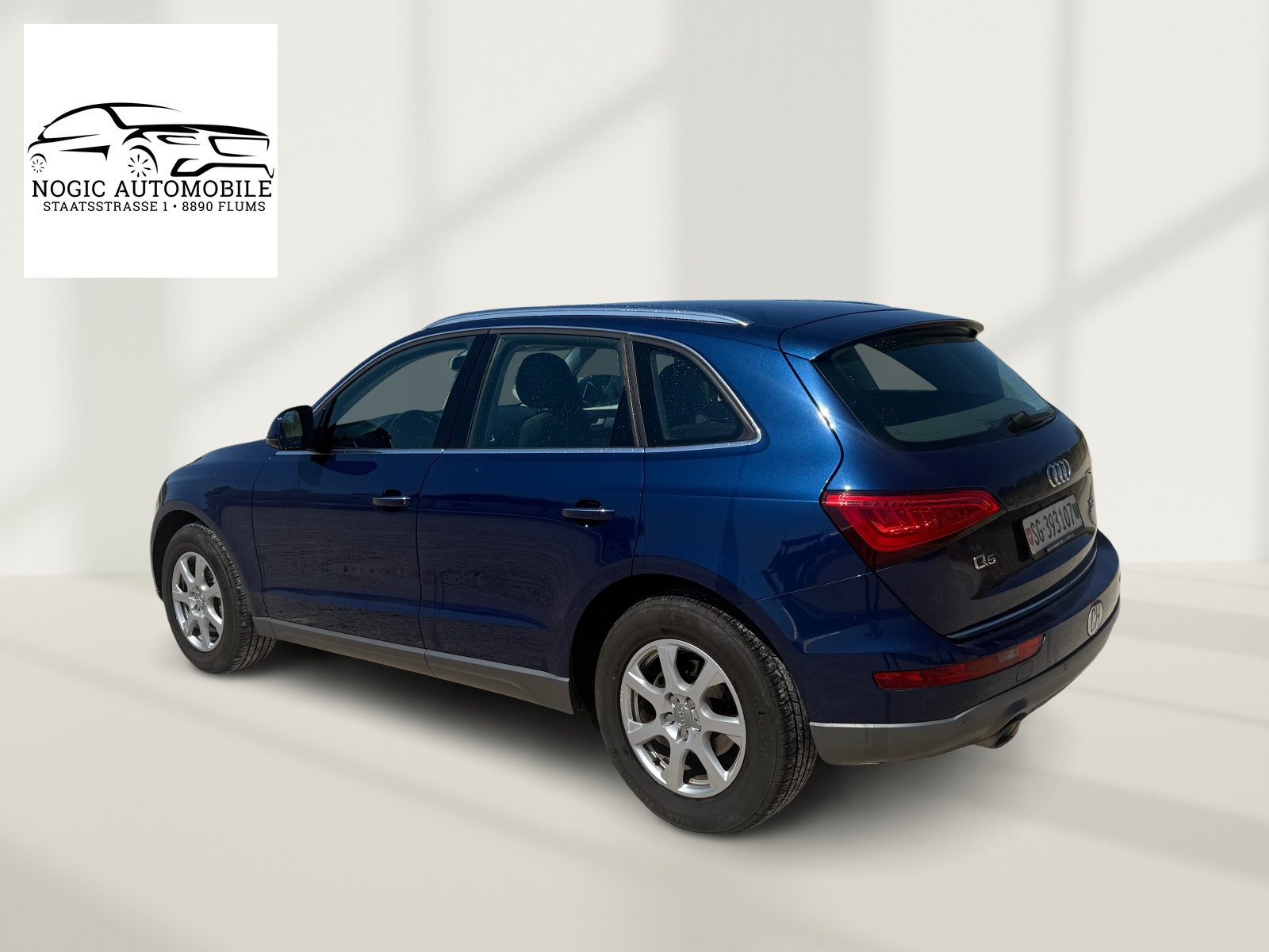 AUDI Q5 2.0 TDI-image-12