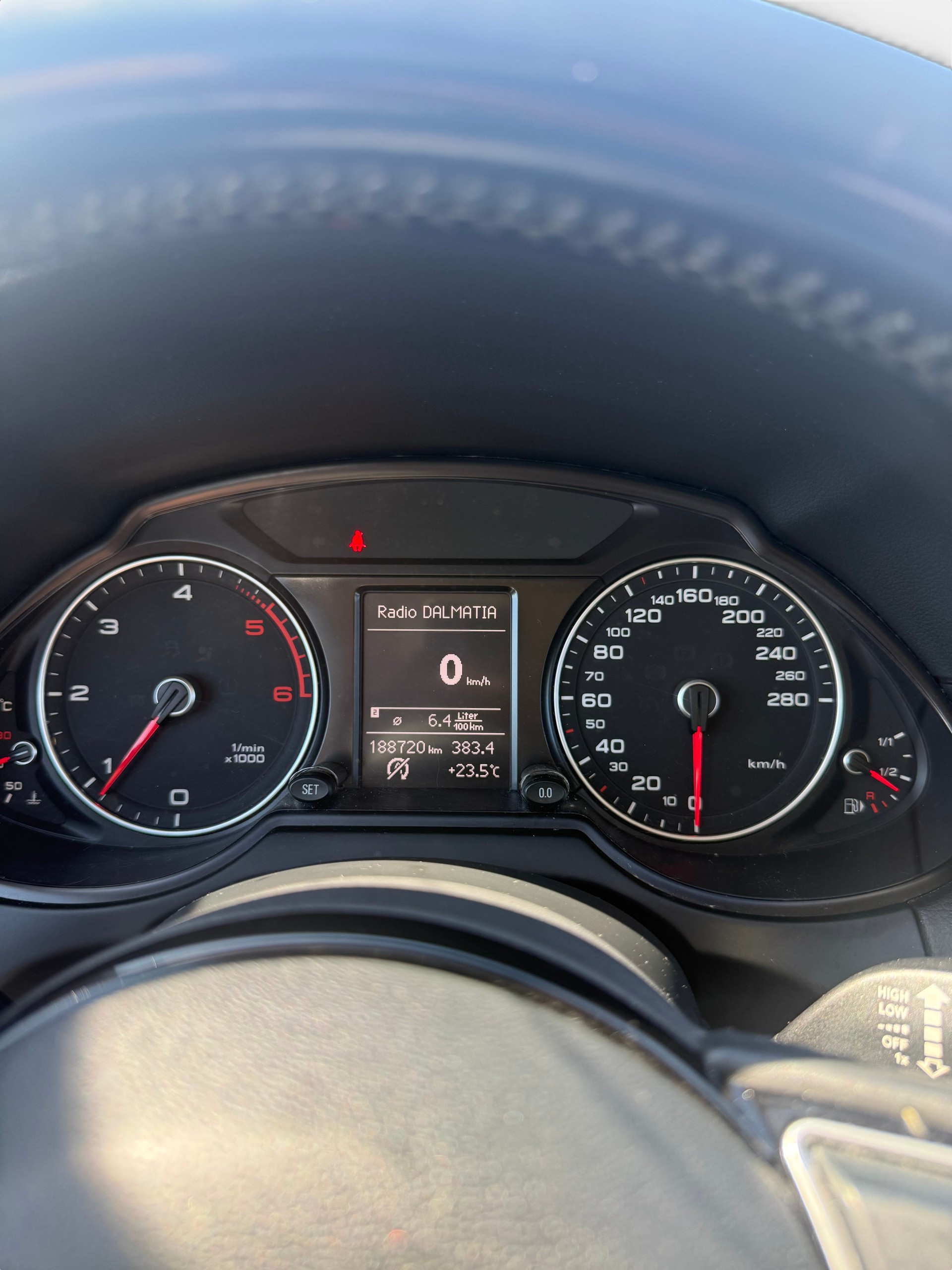 AUDI Q5 2.0 TDI-image-7