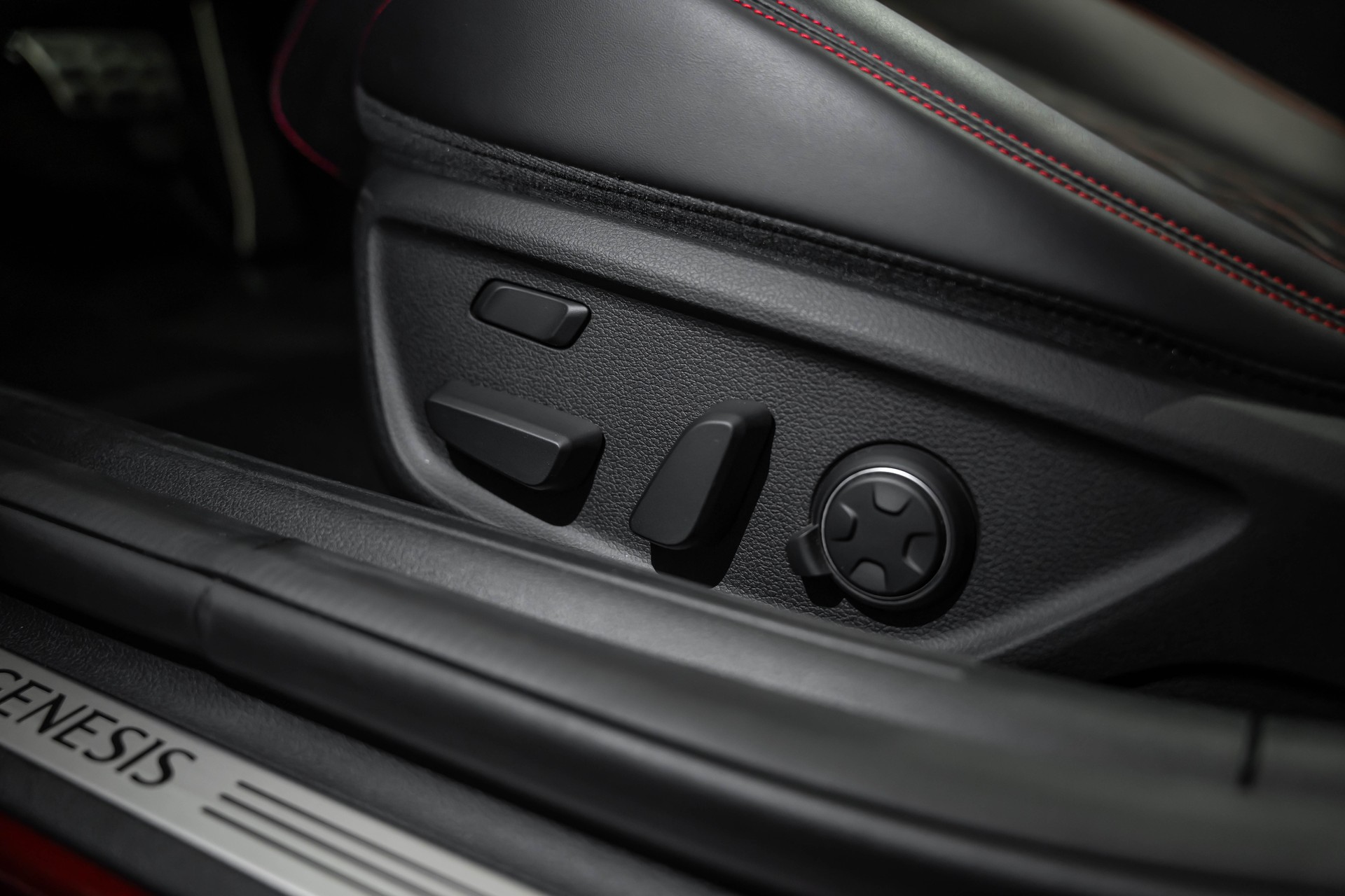 GENESIS G70 Shooting Brake 2.2 CRDI Sport AT8-image-31