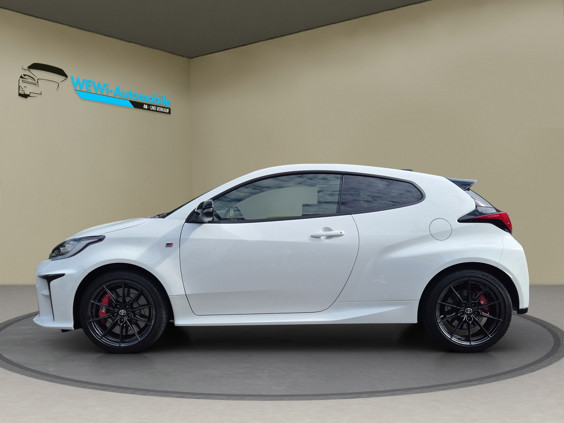 TOYOTA Yaris 1.6 GR Sport-showroom-element-1