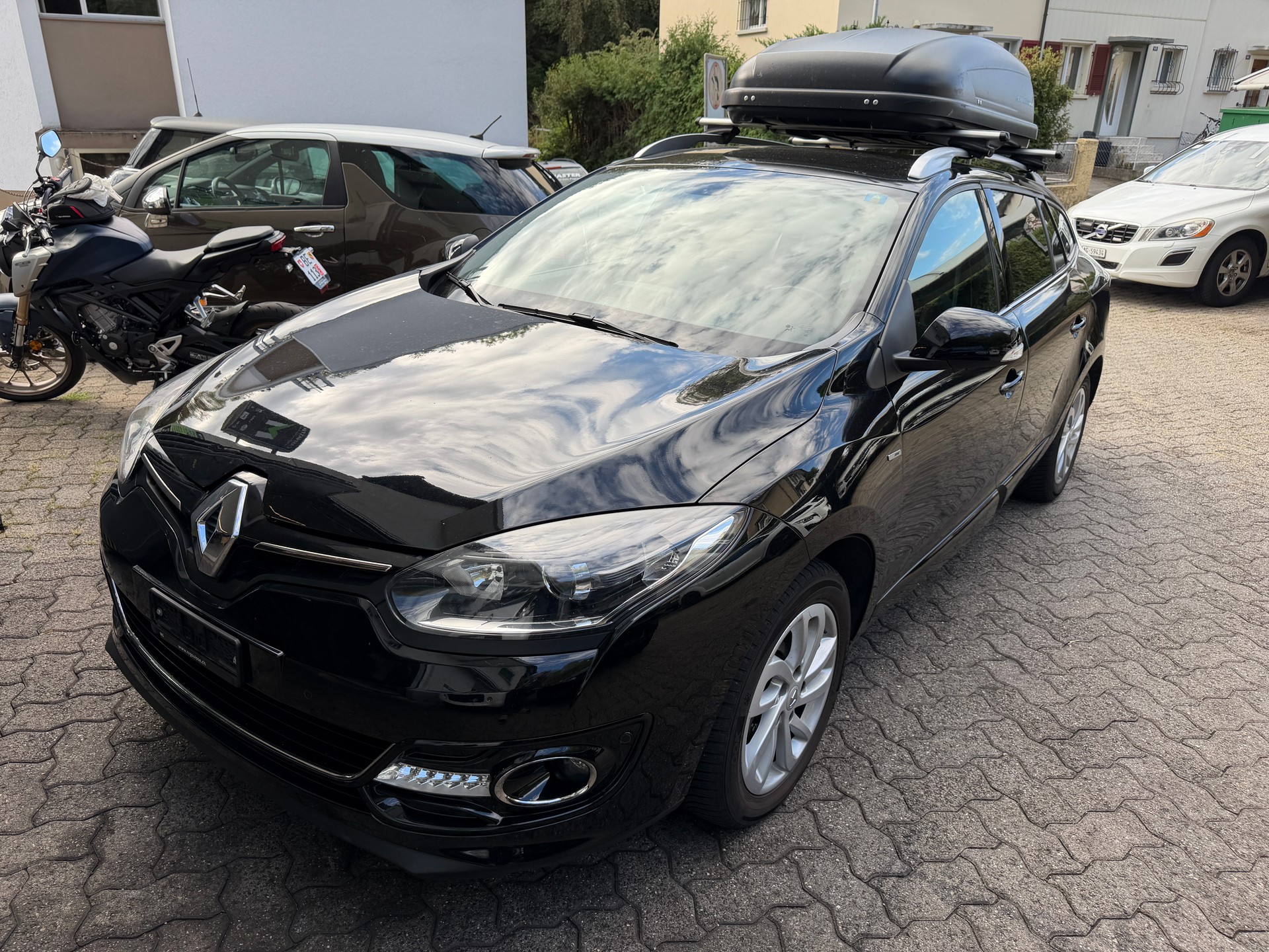 RENAULT Mégane Grandtour 1.2 16V Turbo Bose EDC "mit Garantie abschliessbar"-image-8