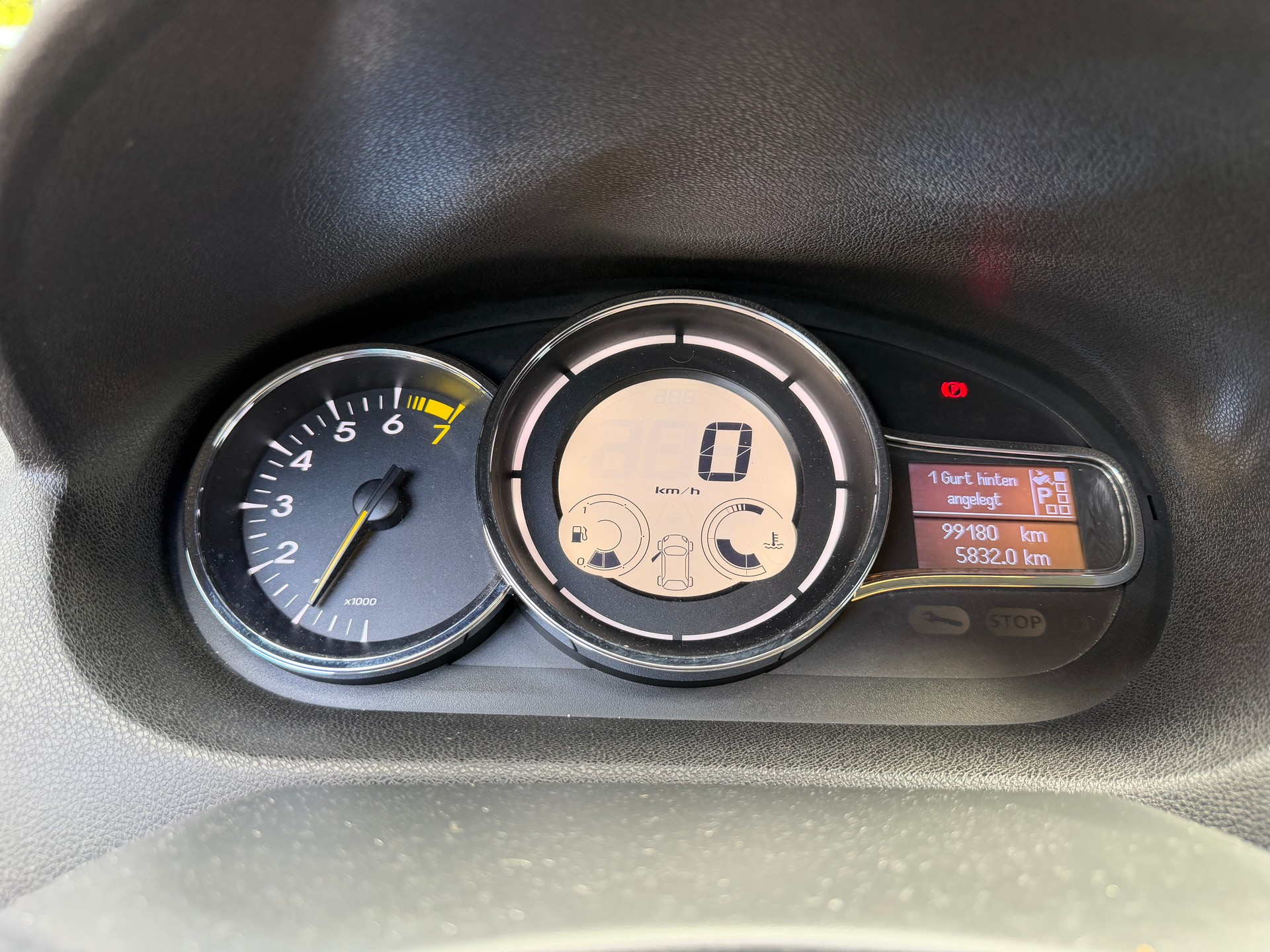 RENAULT Mégane Grandtour 1.2 16V Turbo Bose EDC "mit Garantie abschliessbar"-image-5