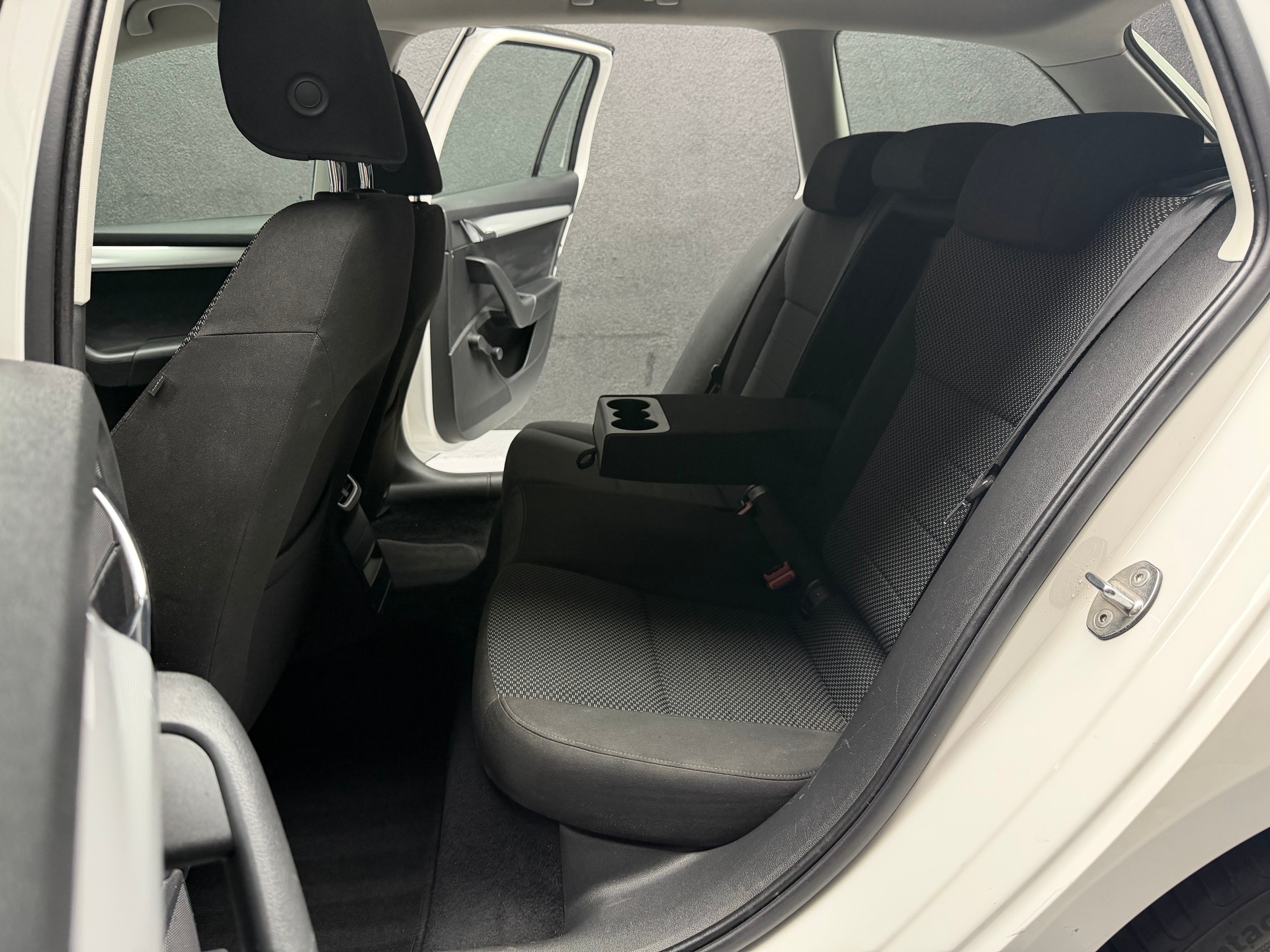 SKODA Octavia Combi 1.6 TDI Ambition DSG • ab MfK & Service-image-9