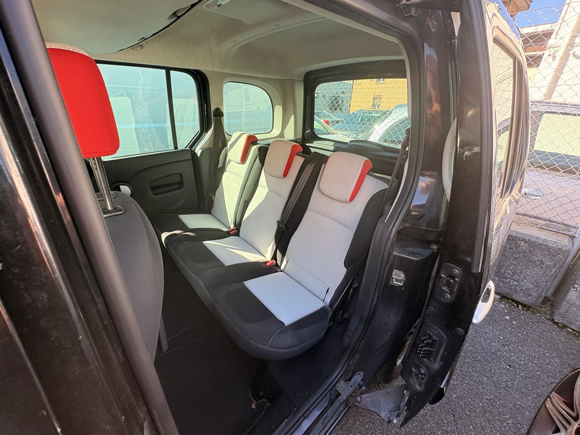 RENAULT Kangoo 1.6 16V Dynamique-image-8