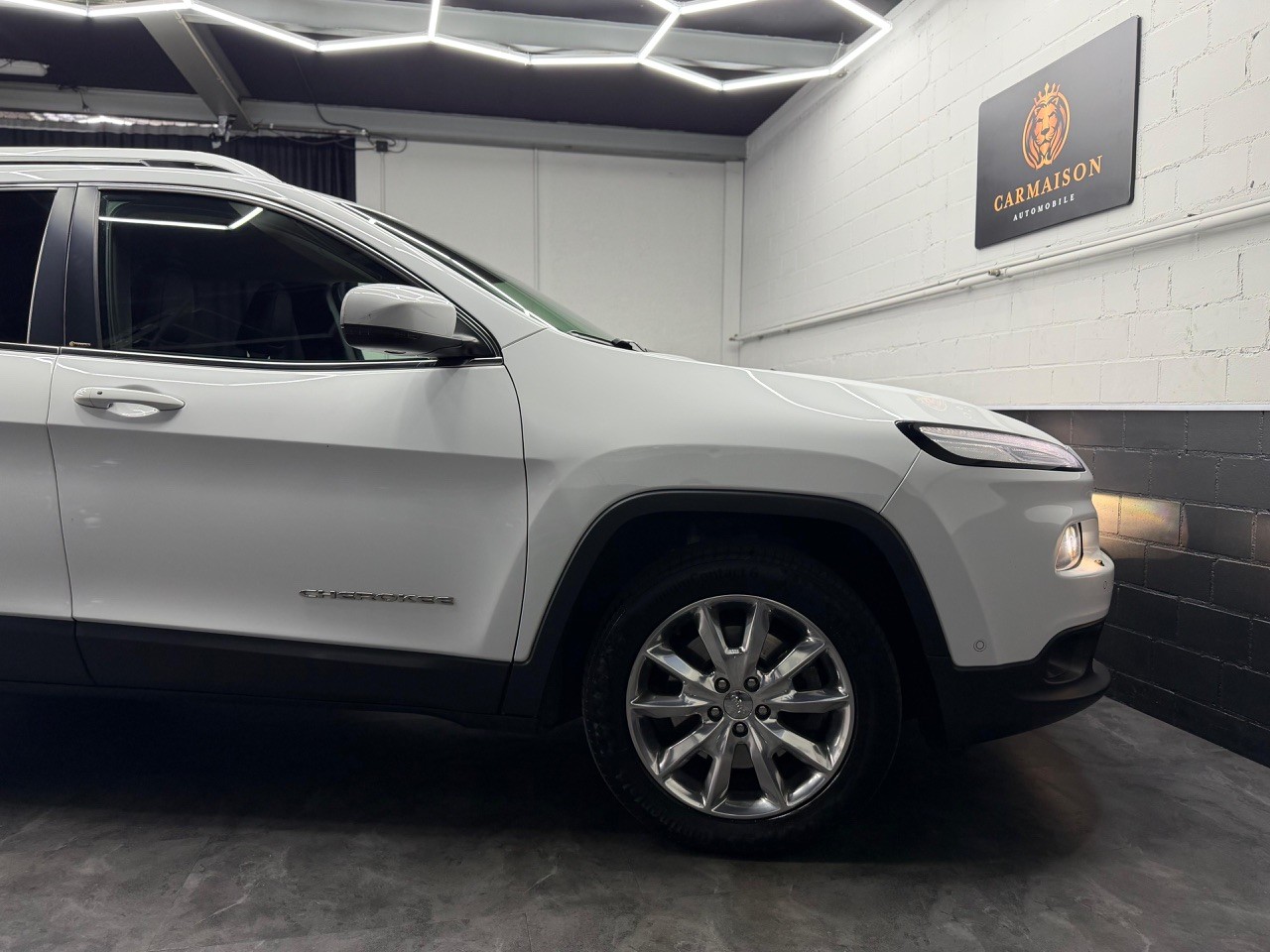 JEEP Cherokee 2.2TD Limited AWD 9ATX | CH-Auto | Rückfahrkamera | 4x4 | Dachreling | Sitzheizung&Sitzkühlung-image-9