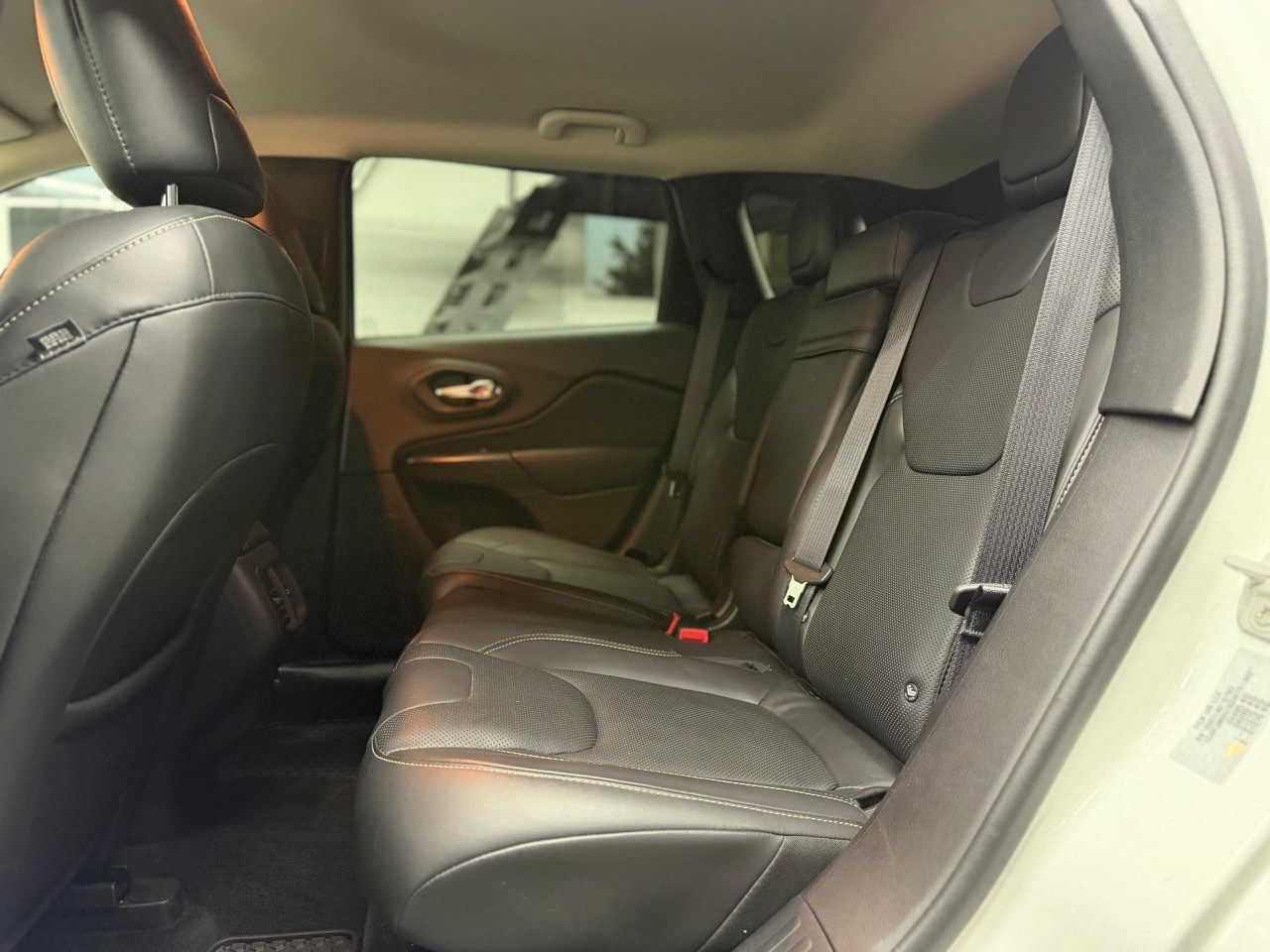 JEEP Cherokee 2.2TD Limited AWD 9ATX | CH-Auto | Rückfahrkamera | 4x4 | Dachreling | Sitzheizung&Sitzkühlung-image-19