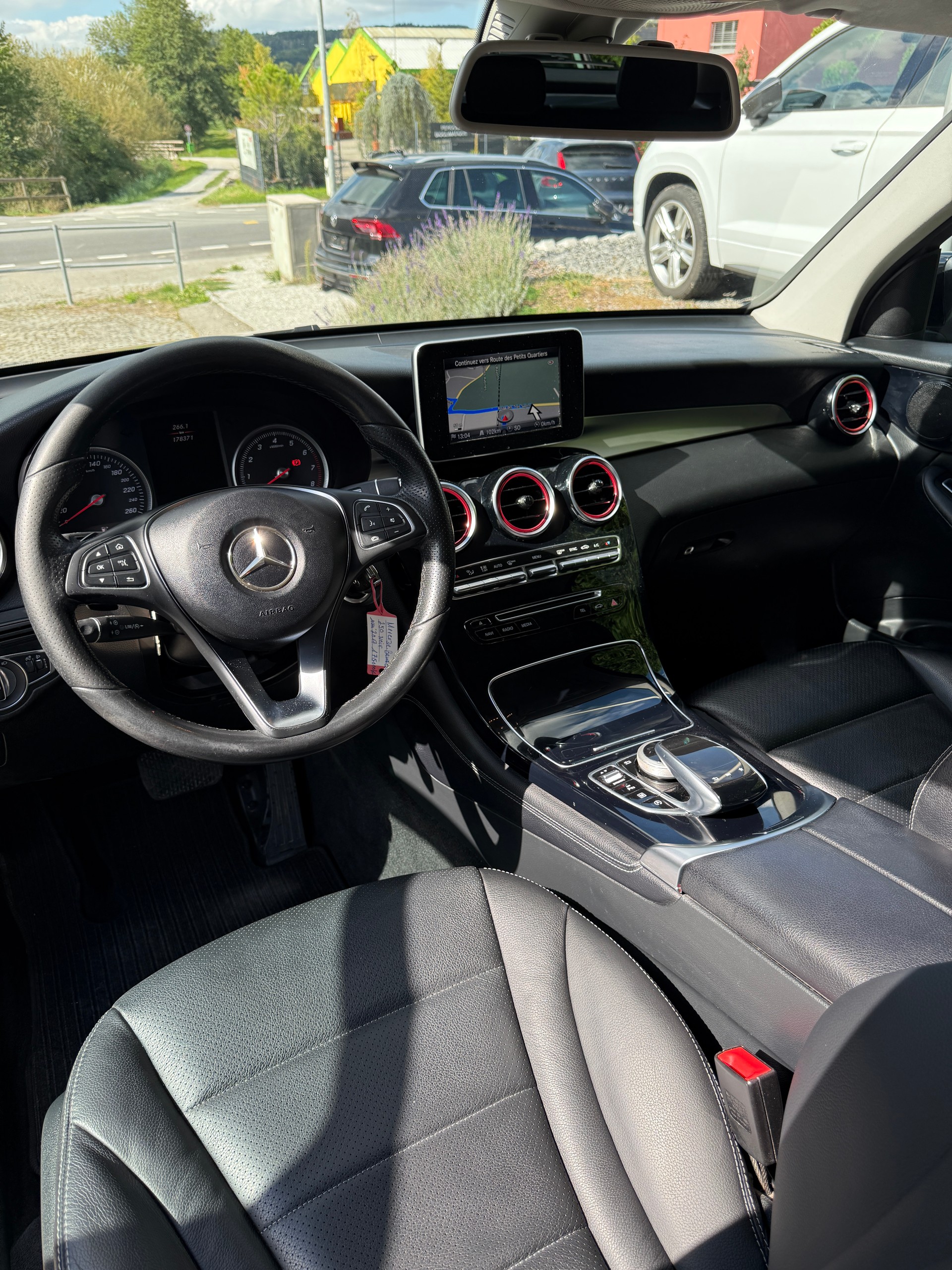 MERCEDES-BENZ GLC 250 4Matic 9G-Tronic-image-5