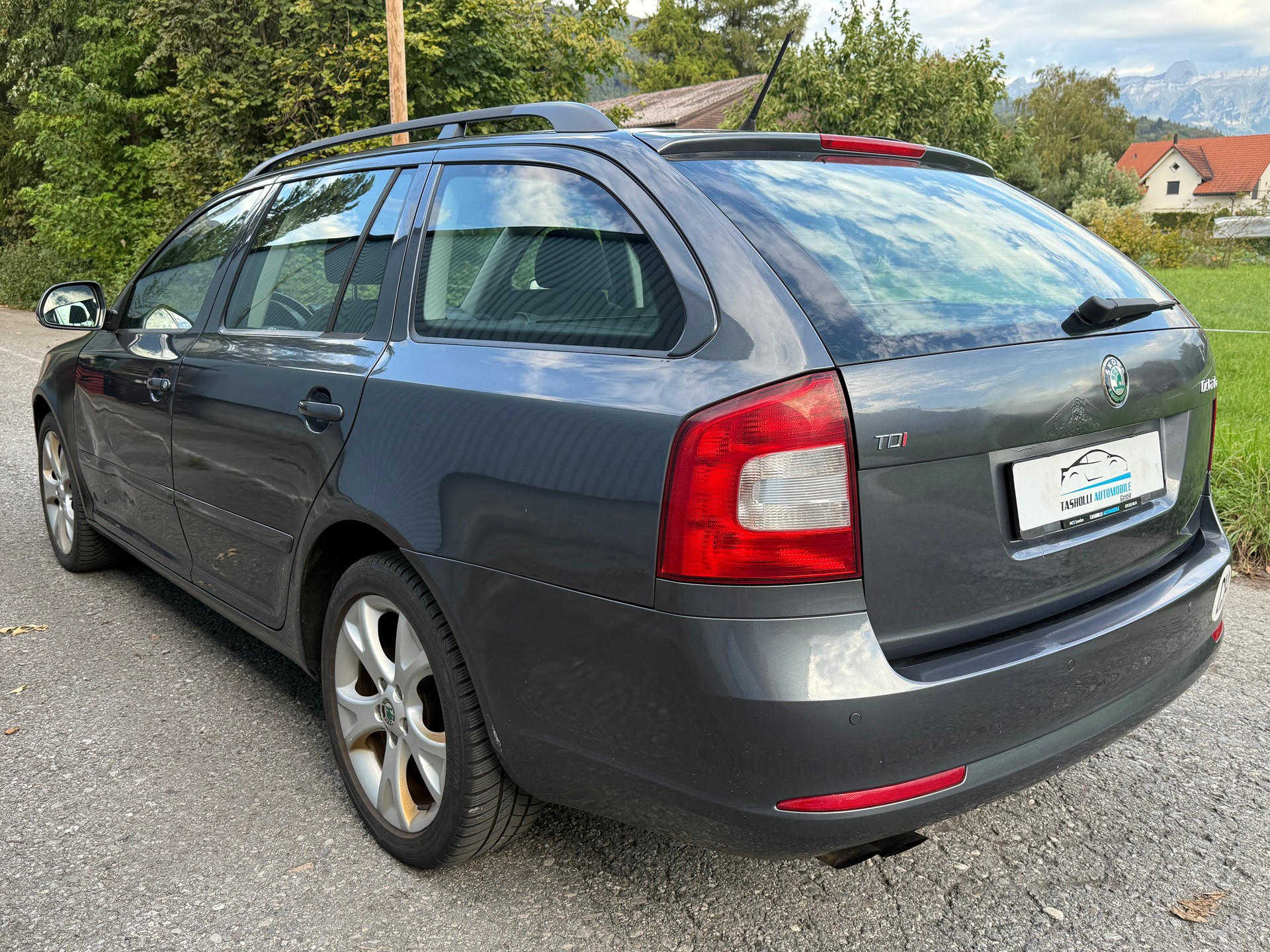 SKODA Octavia Combi 2.0 TDI Ambiente DSG-showroom-element-3