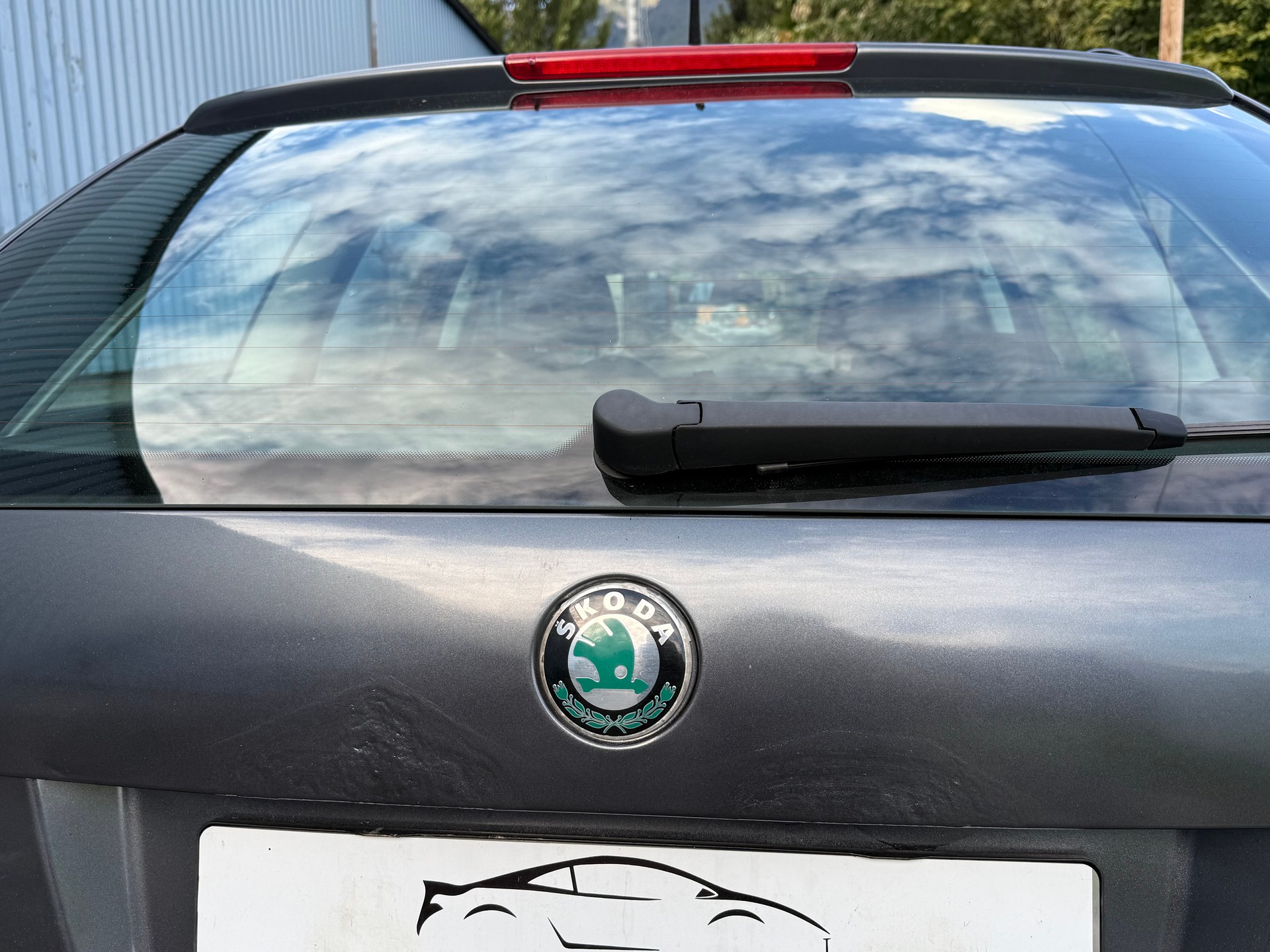 SKODA Octavia Combi 2.0 TDI Ambiente DSG-image-5
