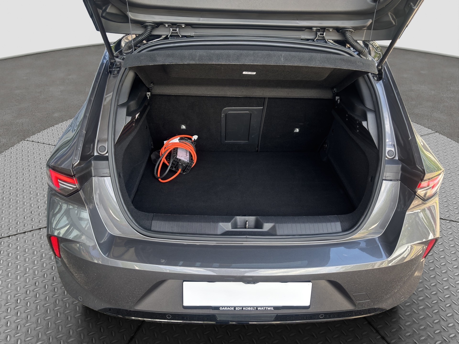 OPEL Astra 1.6 PHEV Turbo Swiss Plus A-image-16