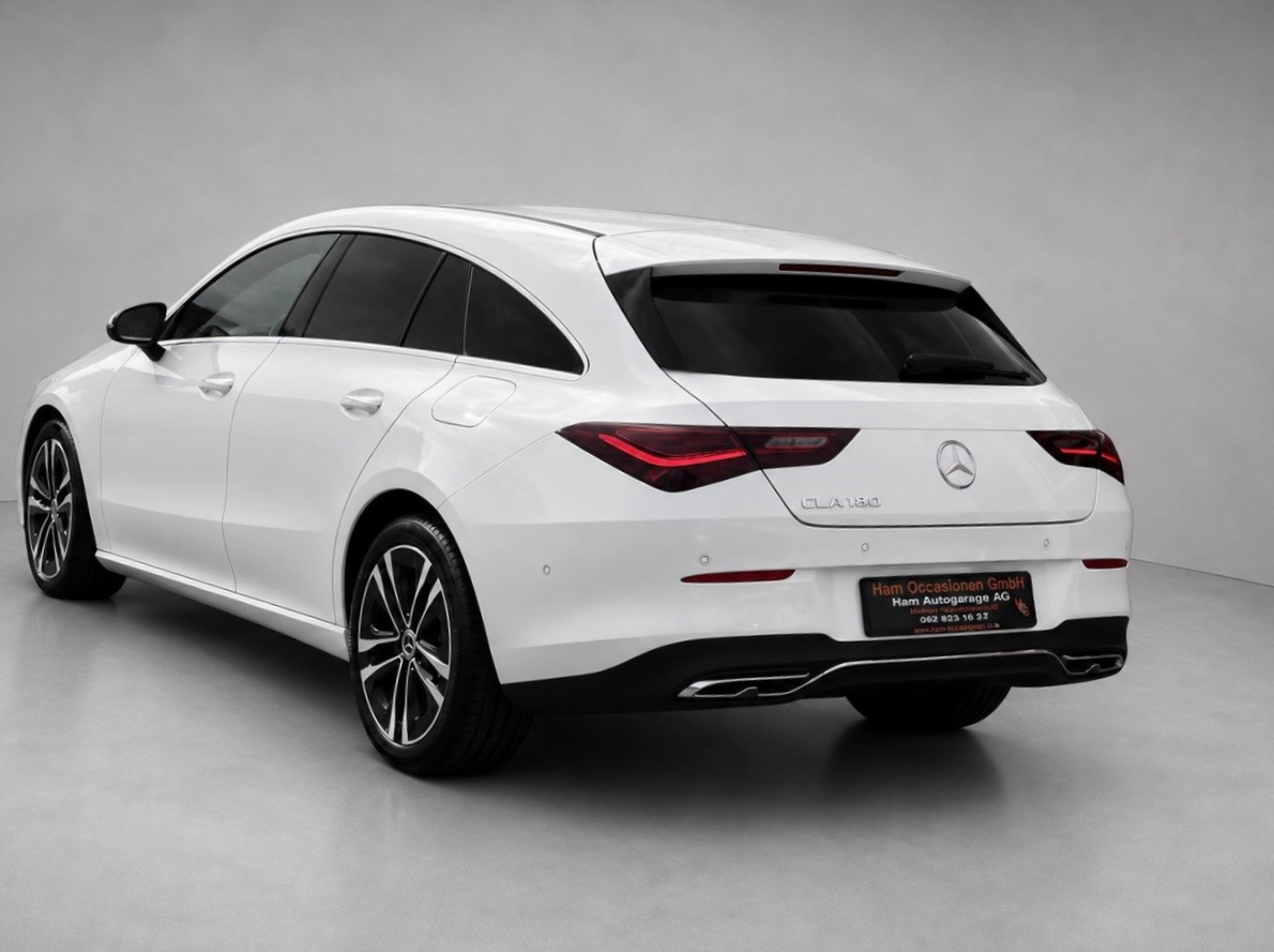 MERCEDES-BENZ CLA Shooting Brake 180 7G-DCT-showroom-element-2