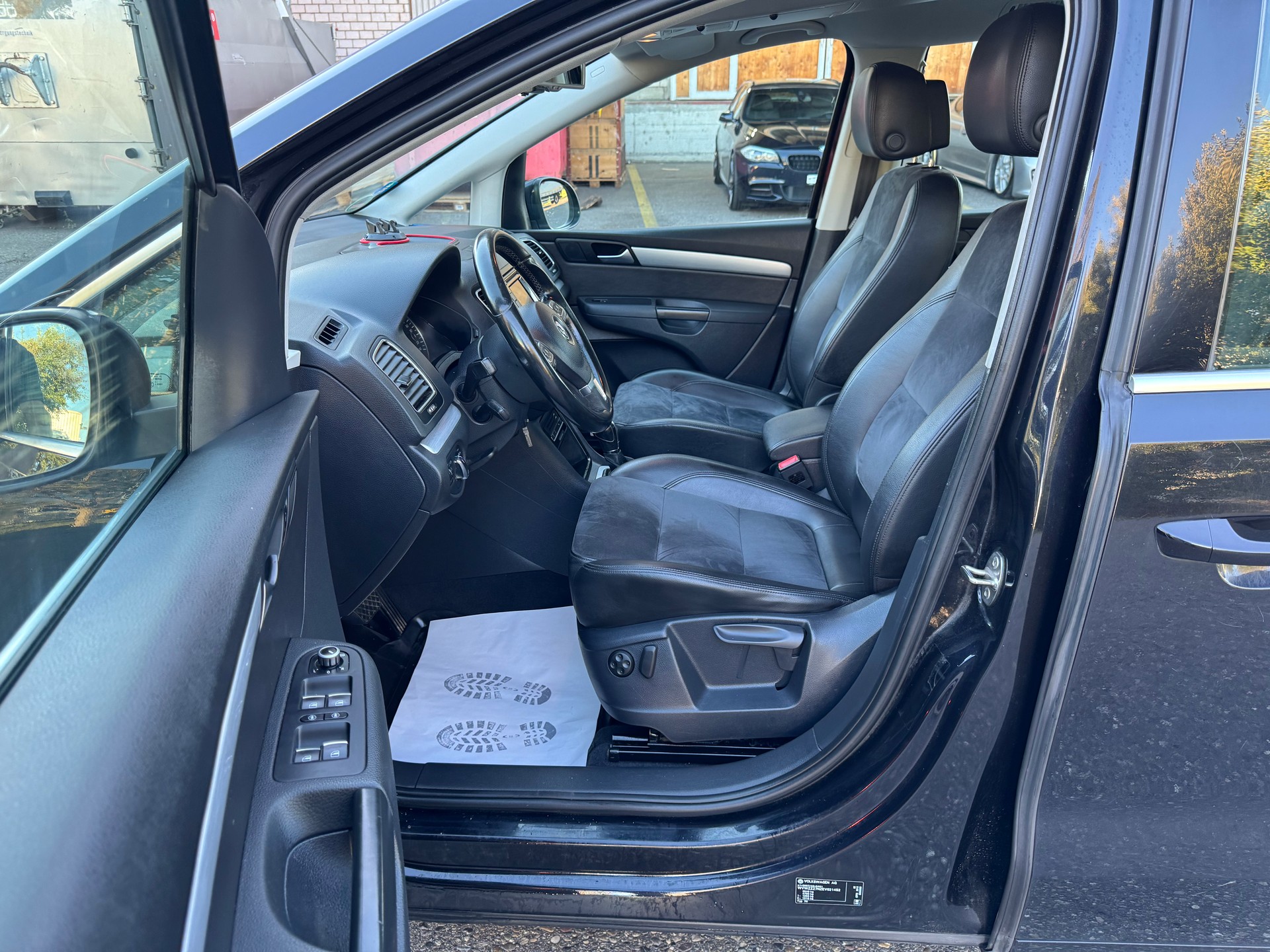VW Sharan 2.0 TDI BlueMotion Technology Highline DSG-image-12