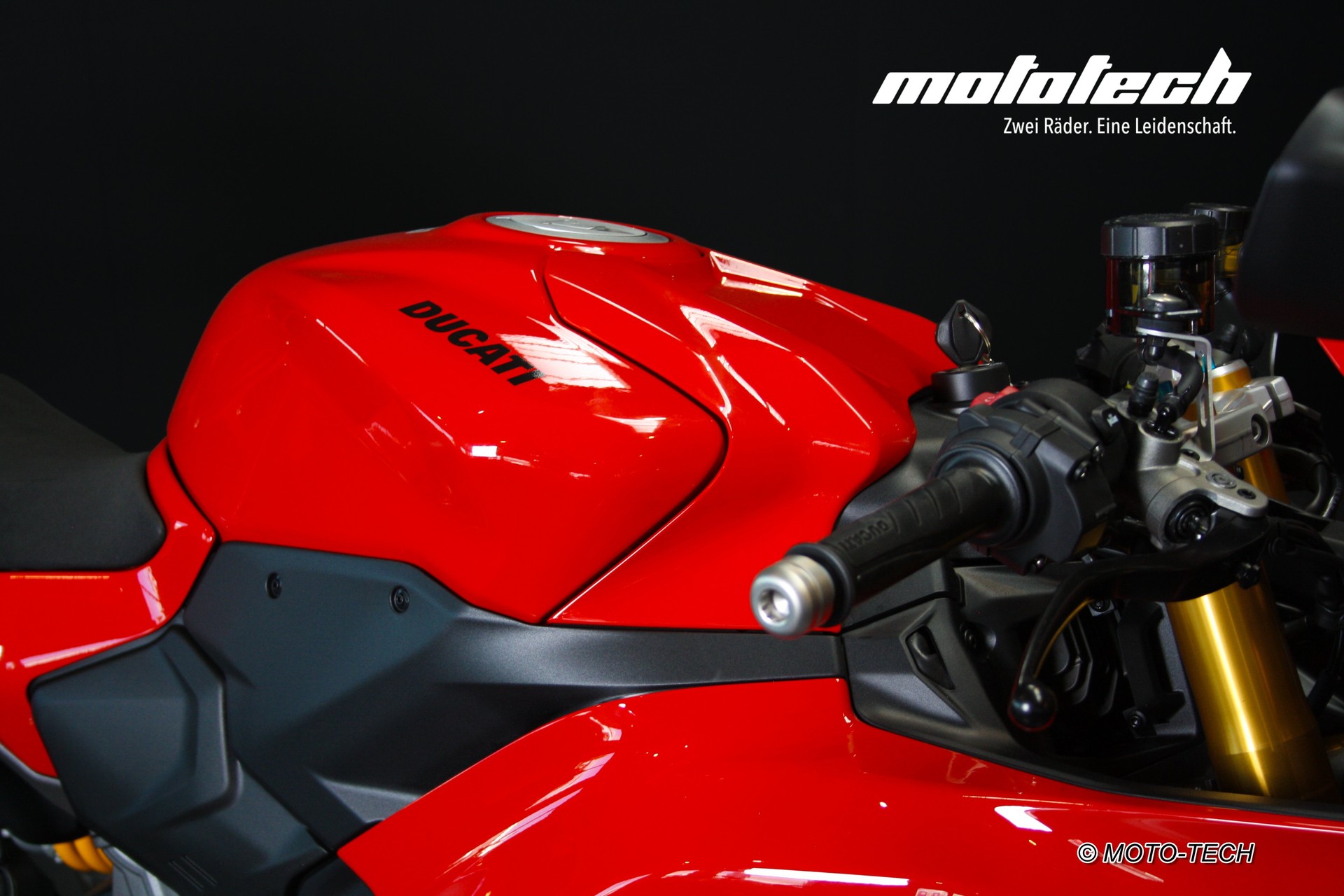 DUCATI Panigale V2 S (35kW)-image-8