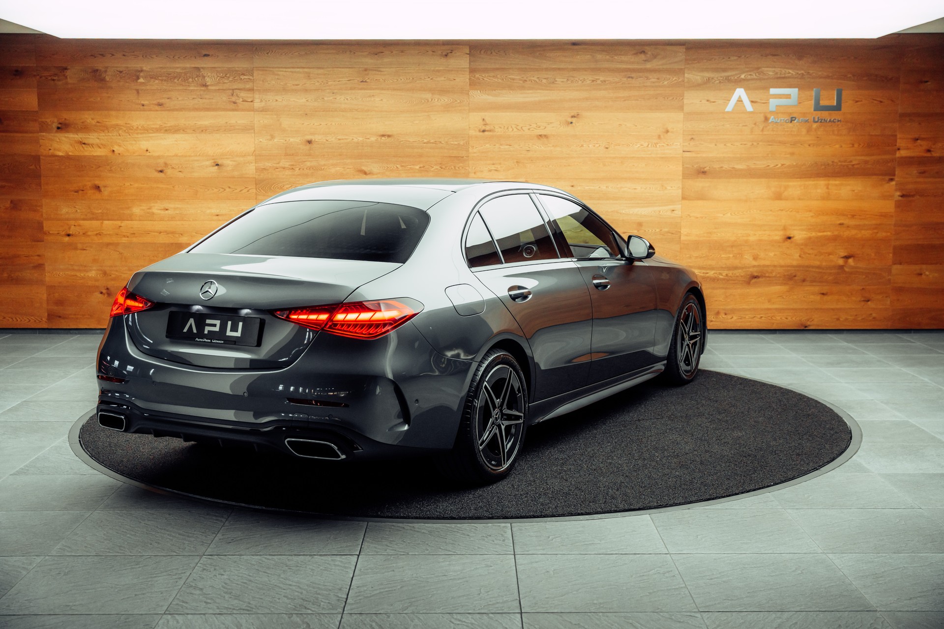 MERCEDES-BENZ C 300 4Matic AMG Line-image-2