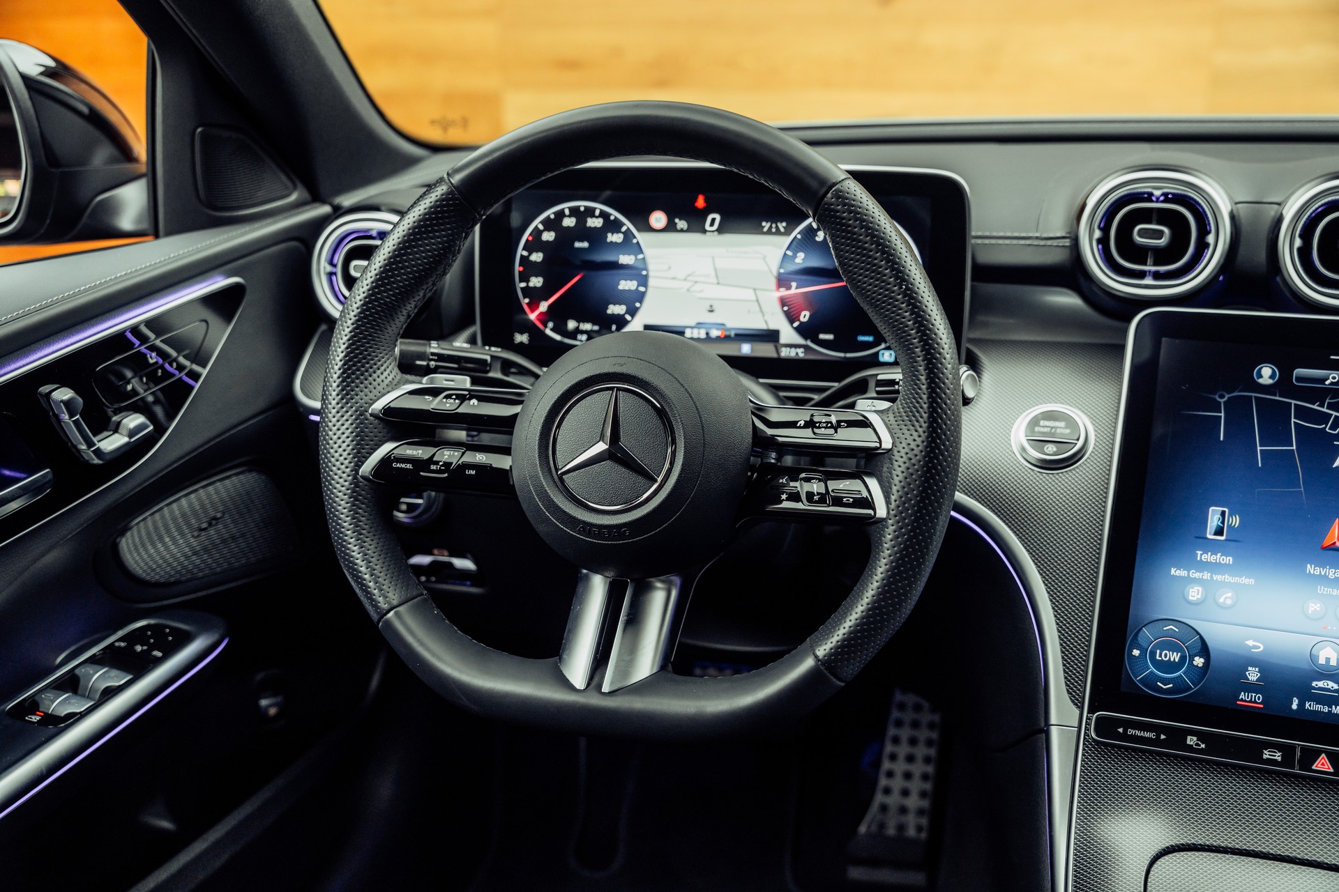 MERCEDES-BENZ C 300 4Matic AMG Line-image-8
