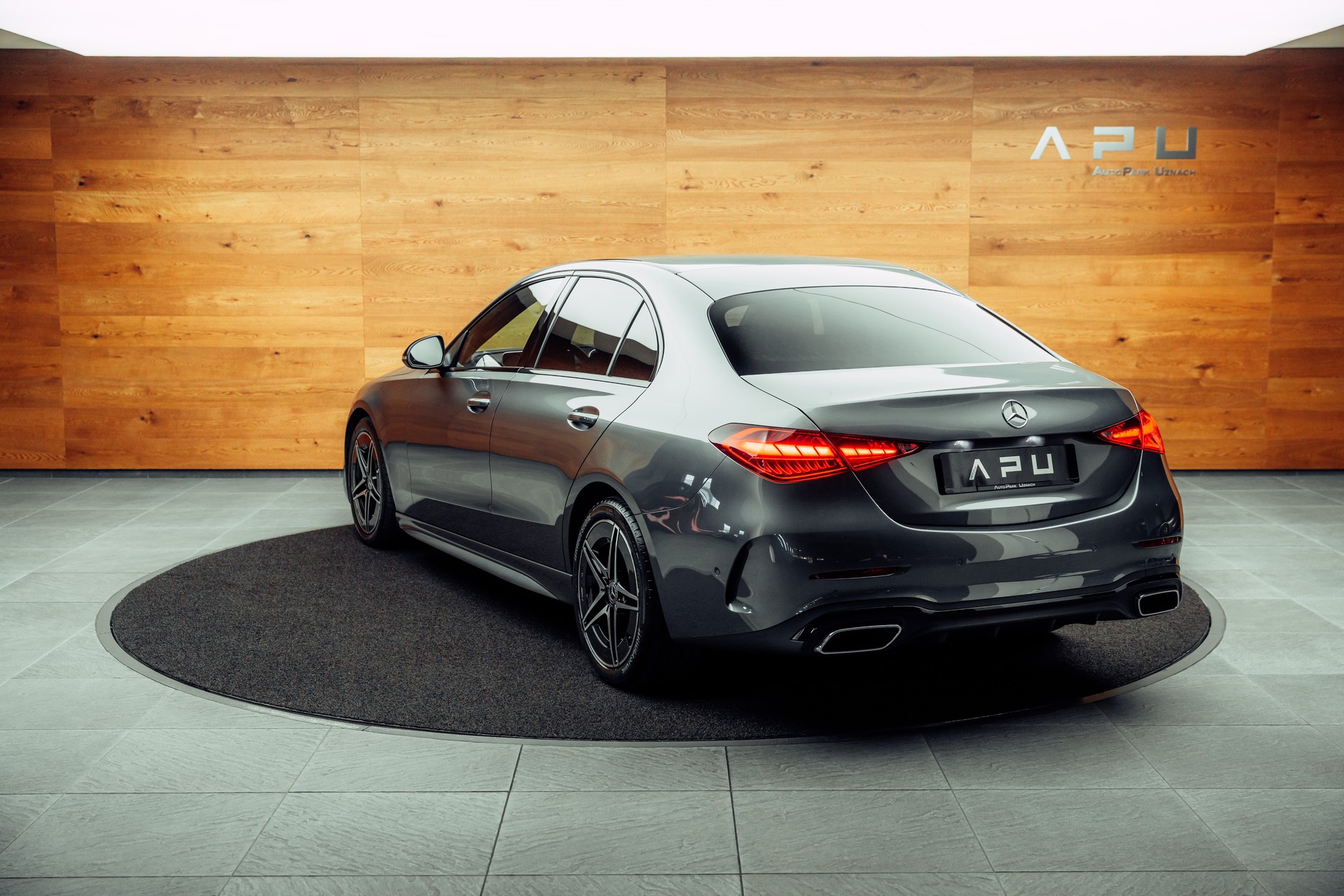 MERCEDES-BENZ C 300 4Matic AMG Line-image-3