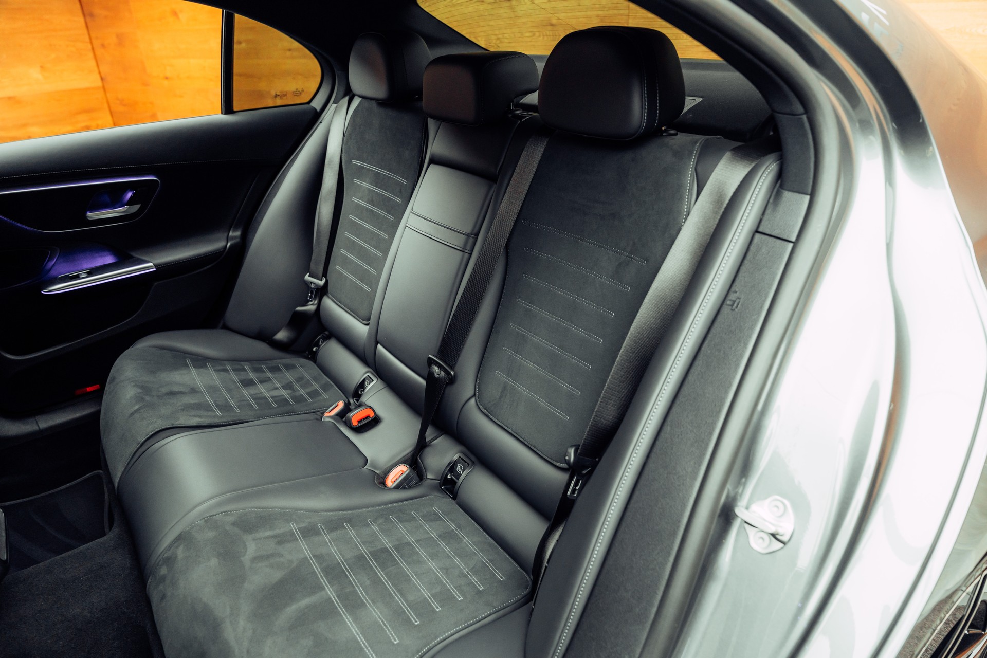 MERCEDES-BENZ C 300 4Matic AMG Line-image-11
