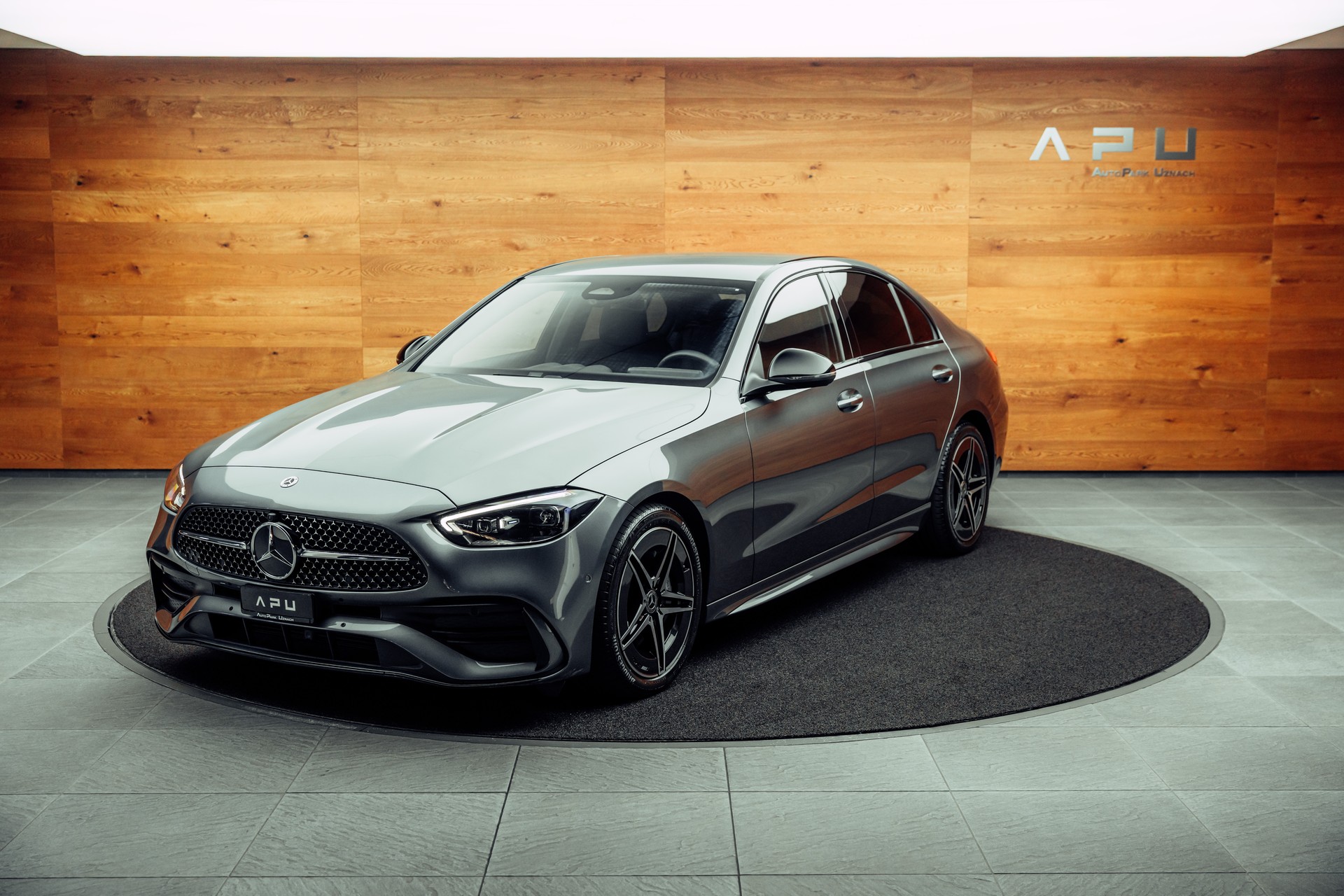 MERCEDES-BENZ C 300 4Matic AMG Line-image-4