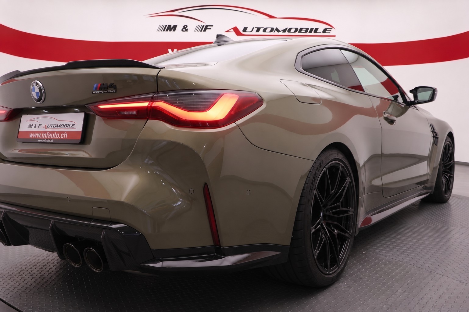 BMW M4 Competition xDrive Coupé * Schalensitze * Sonderlakierung *-image-6