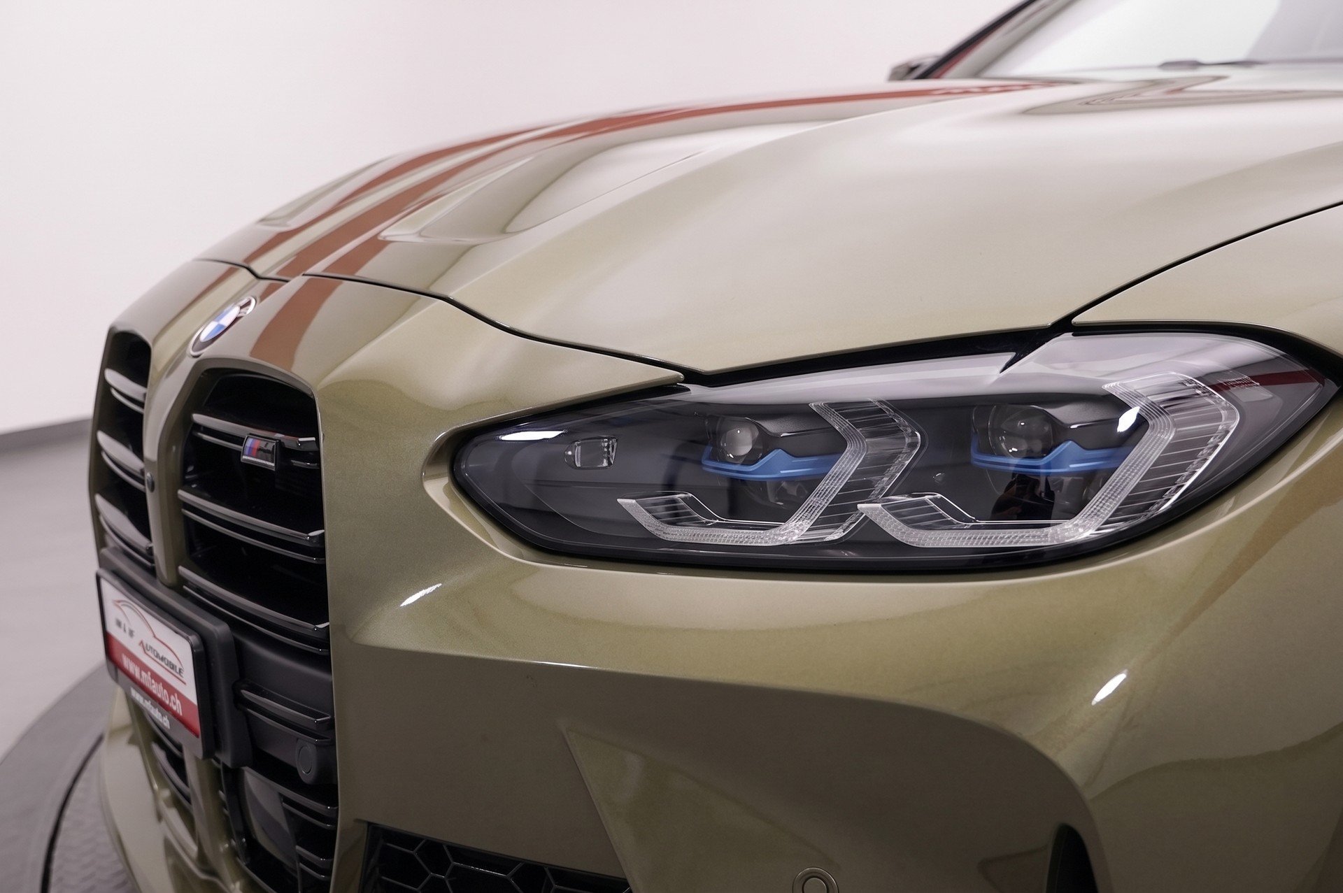 BMW M4 Competition xDrive Coupé * Schalensitze * Sonderlakierung *-image-9