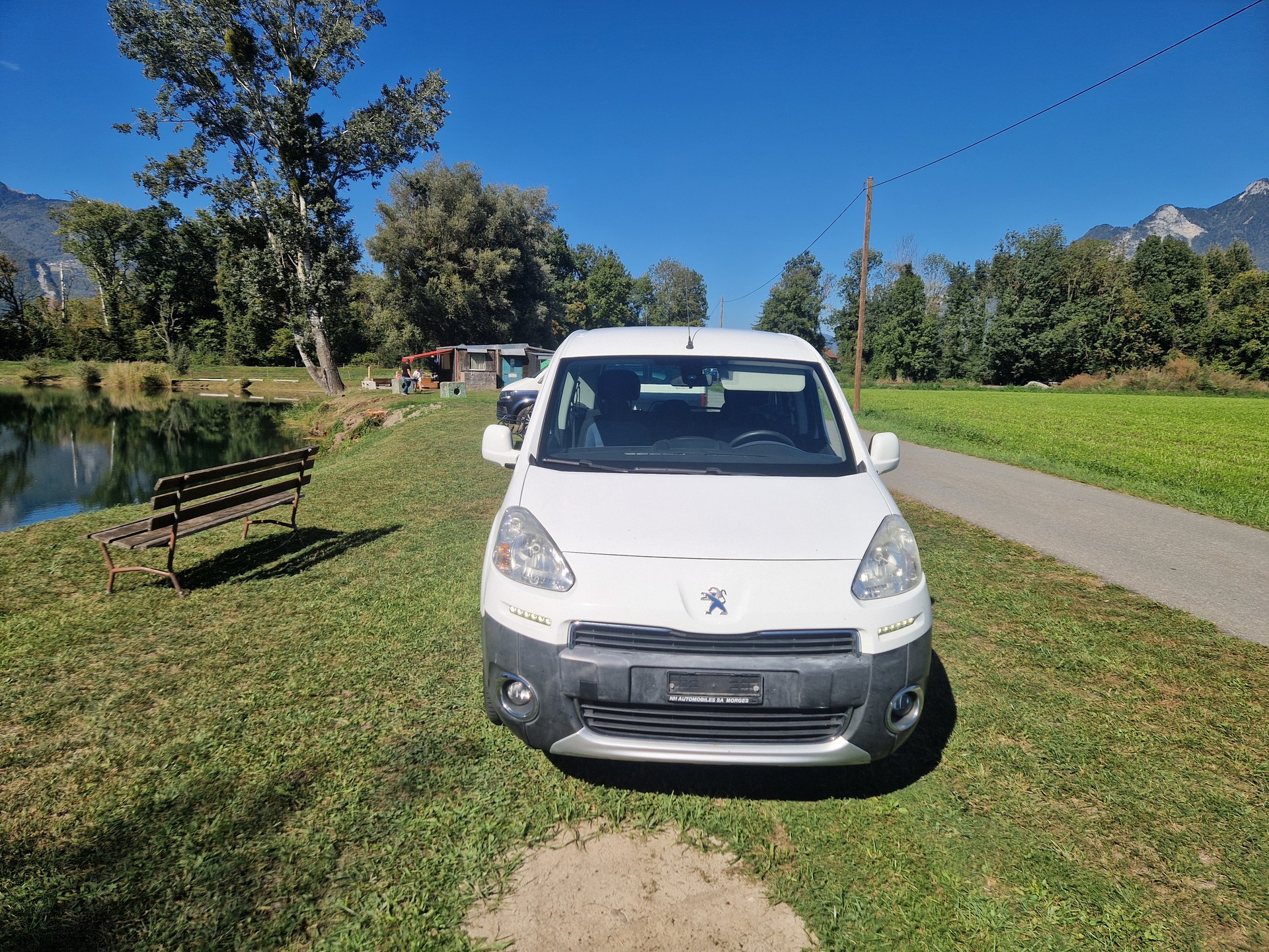 PEUGEOT Partner 1.6 e-HDI Family-image-1