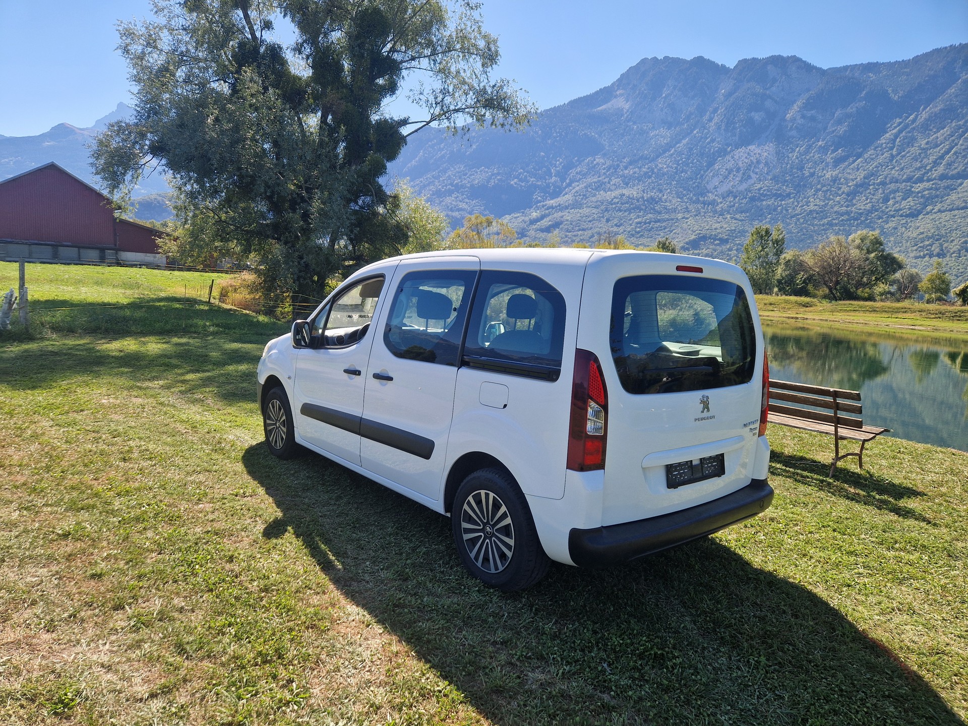 PEUGEOT Partner 1.6 e-HDI Family-image-5