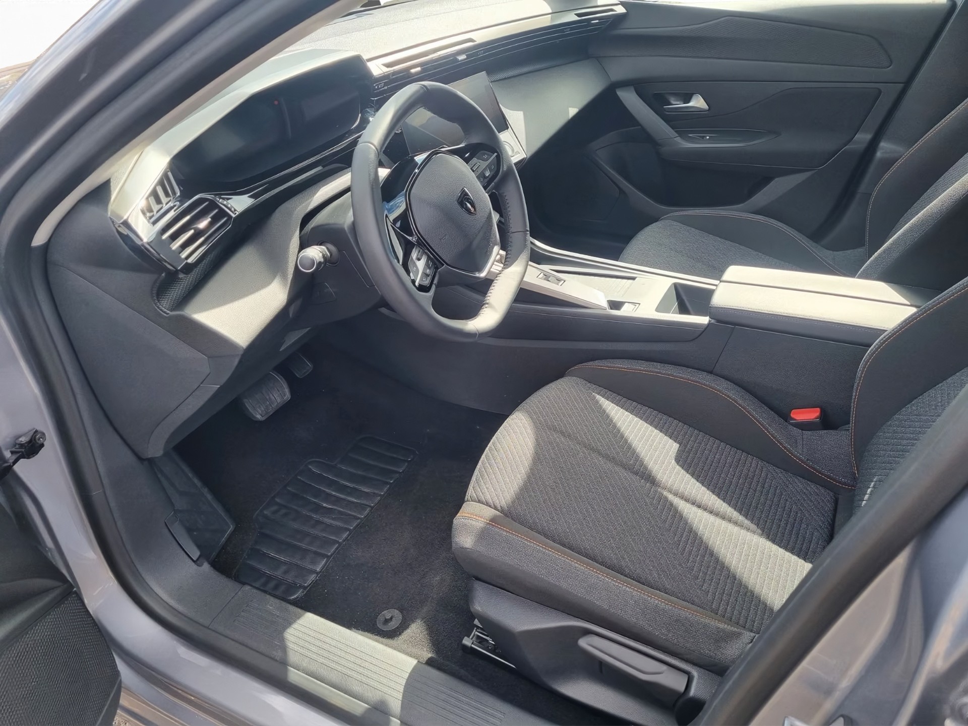 PEUGEOT 308 SW 1.2 Hybrid Style-image-19