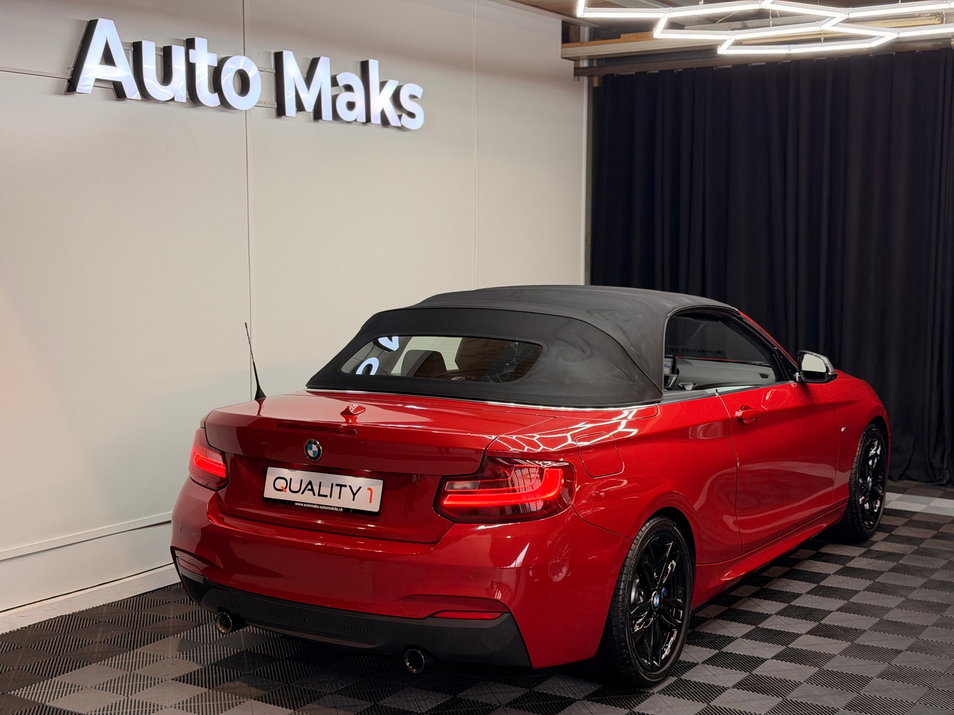 BMW M235i xDrive Steptronic-showroom-element-2