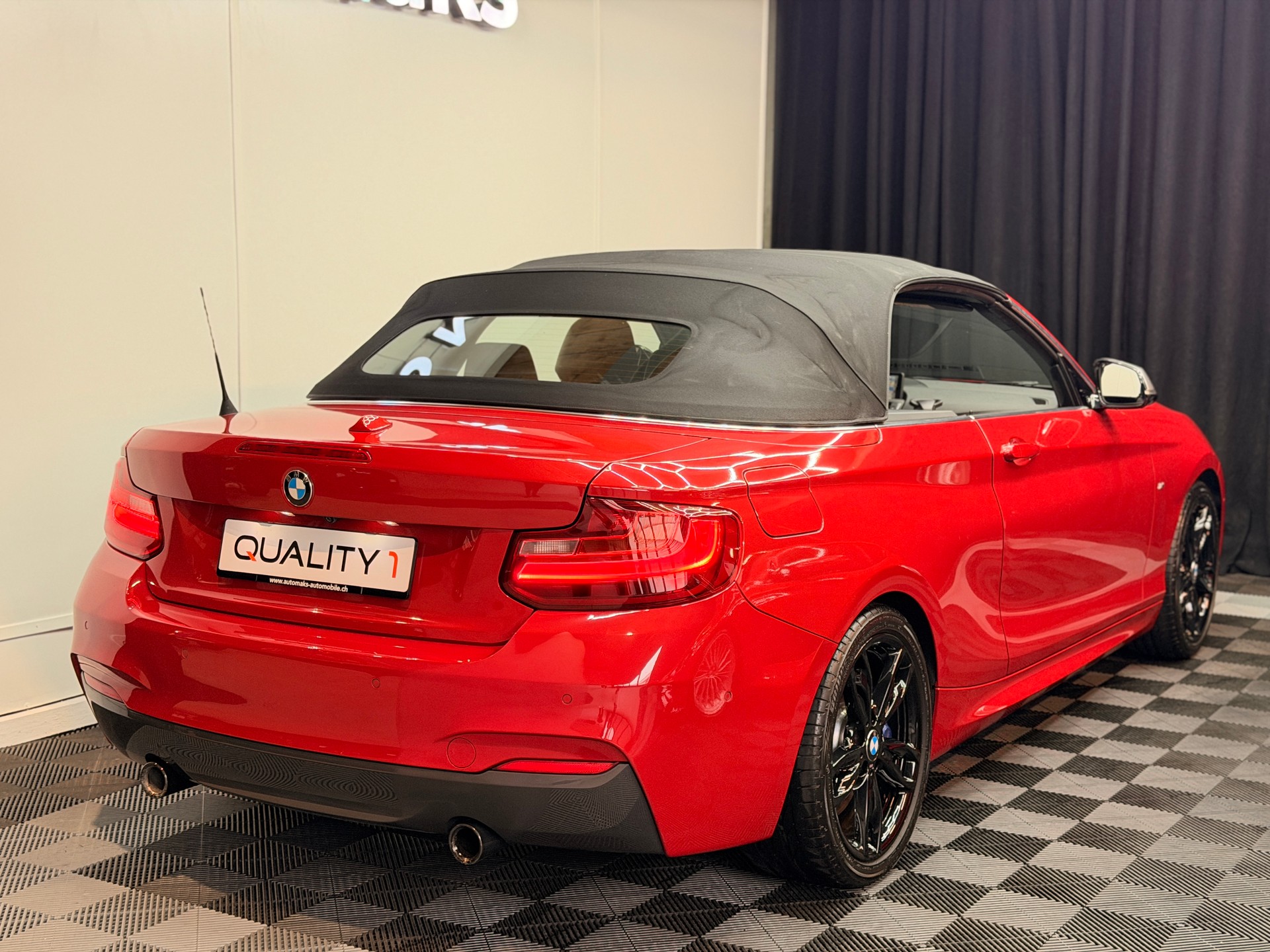 BMW M235i xDrive Steptronic-showroom-element-3