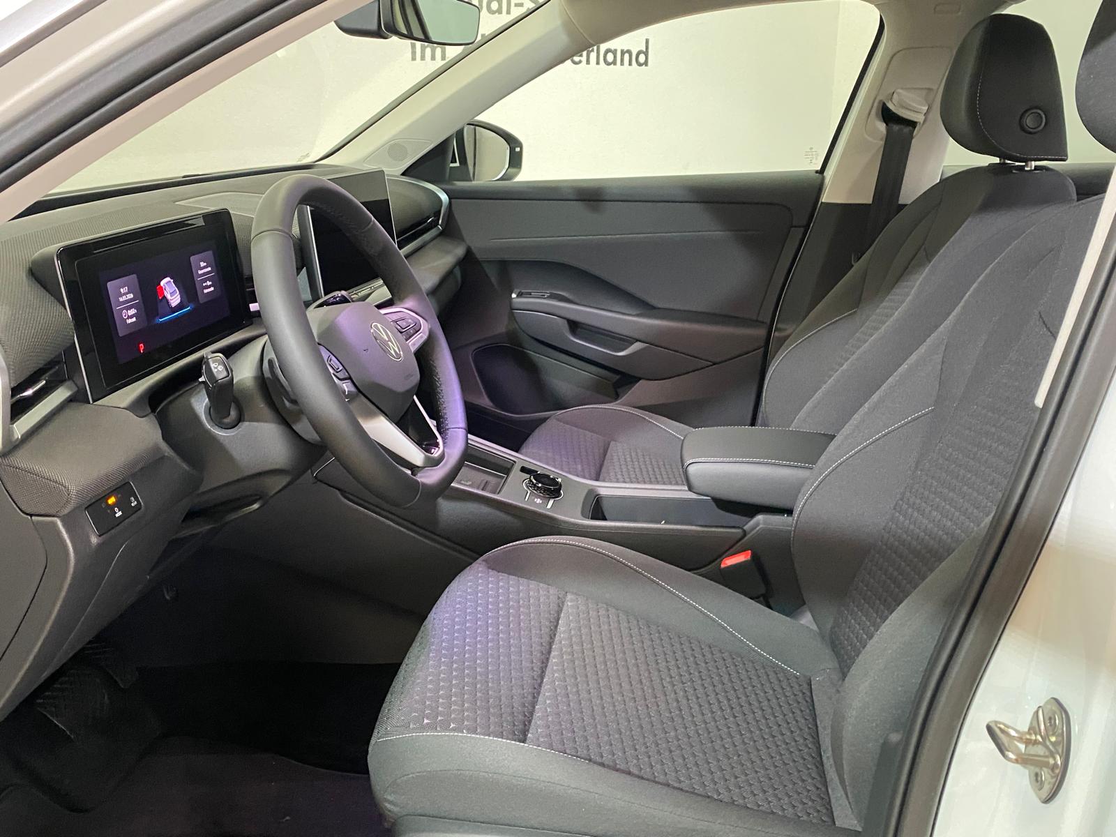 VW T-Roc 1.5 eTSI mHEV Trend DSG-image-7