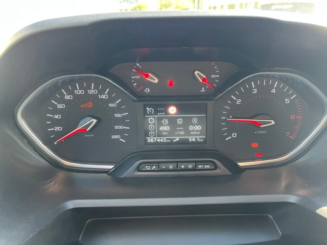 PEUGEOT Rifter 1.2 PureTech Allure-image-5