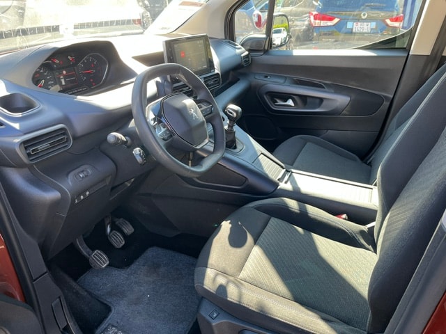 PEUGEOT Rifter 1.2 PureTech Allure-image-7