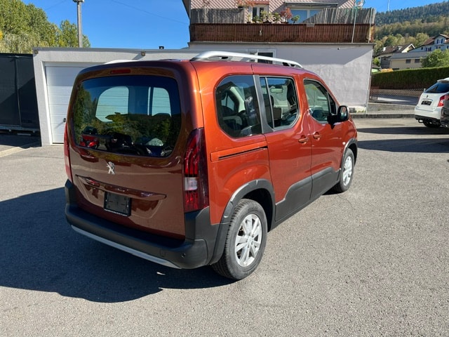 PEUGEOT Rifter 1.2 PureTech Allure-image-3