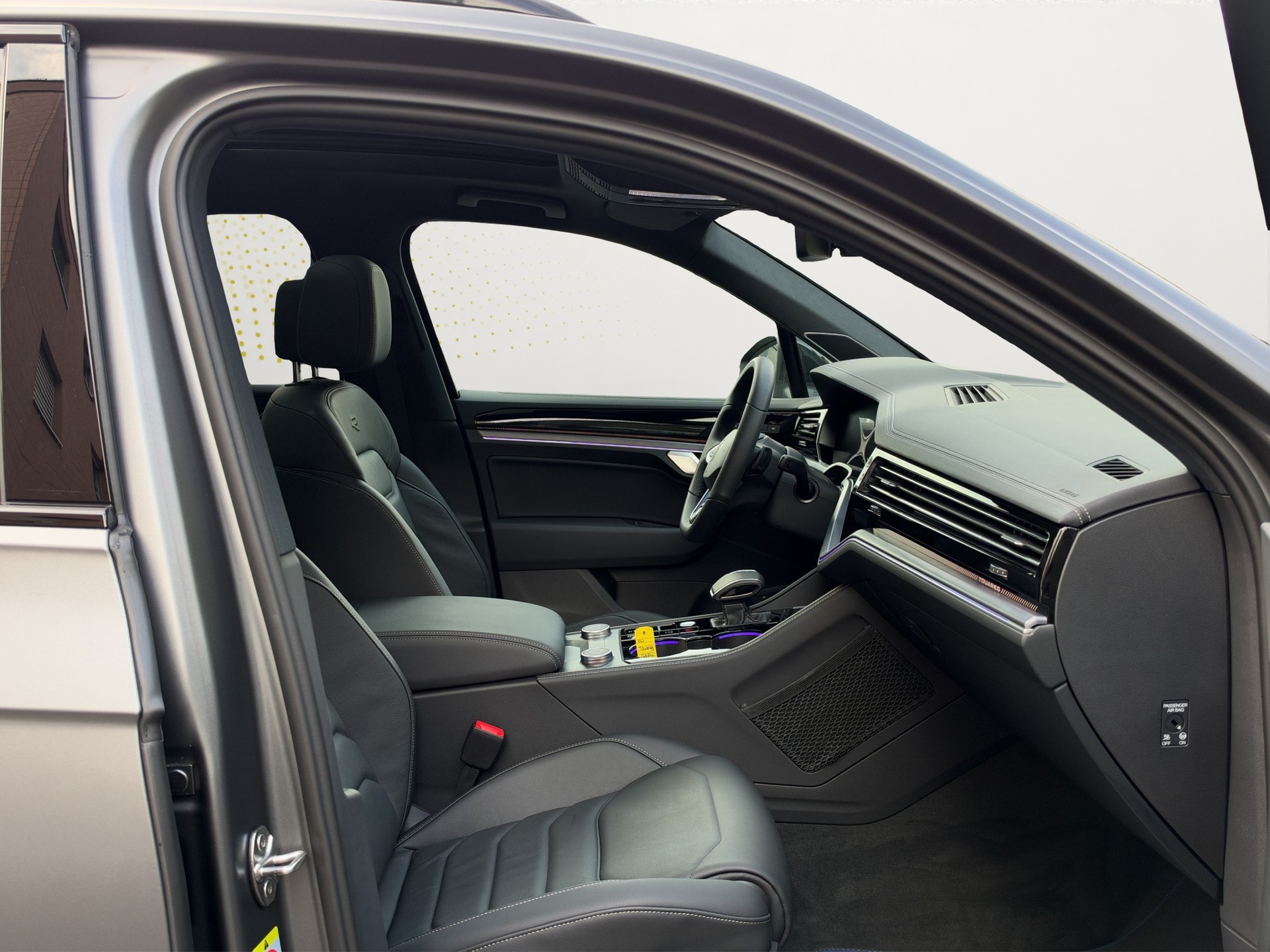 VW Touareg 3.0TSIe Hybrid R 4x4-image-13