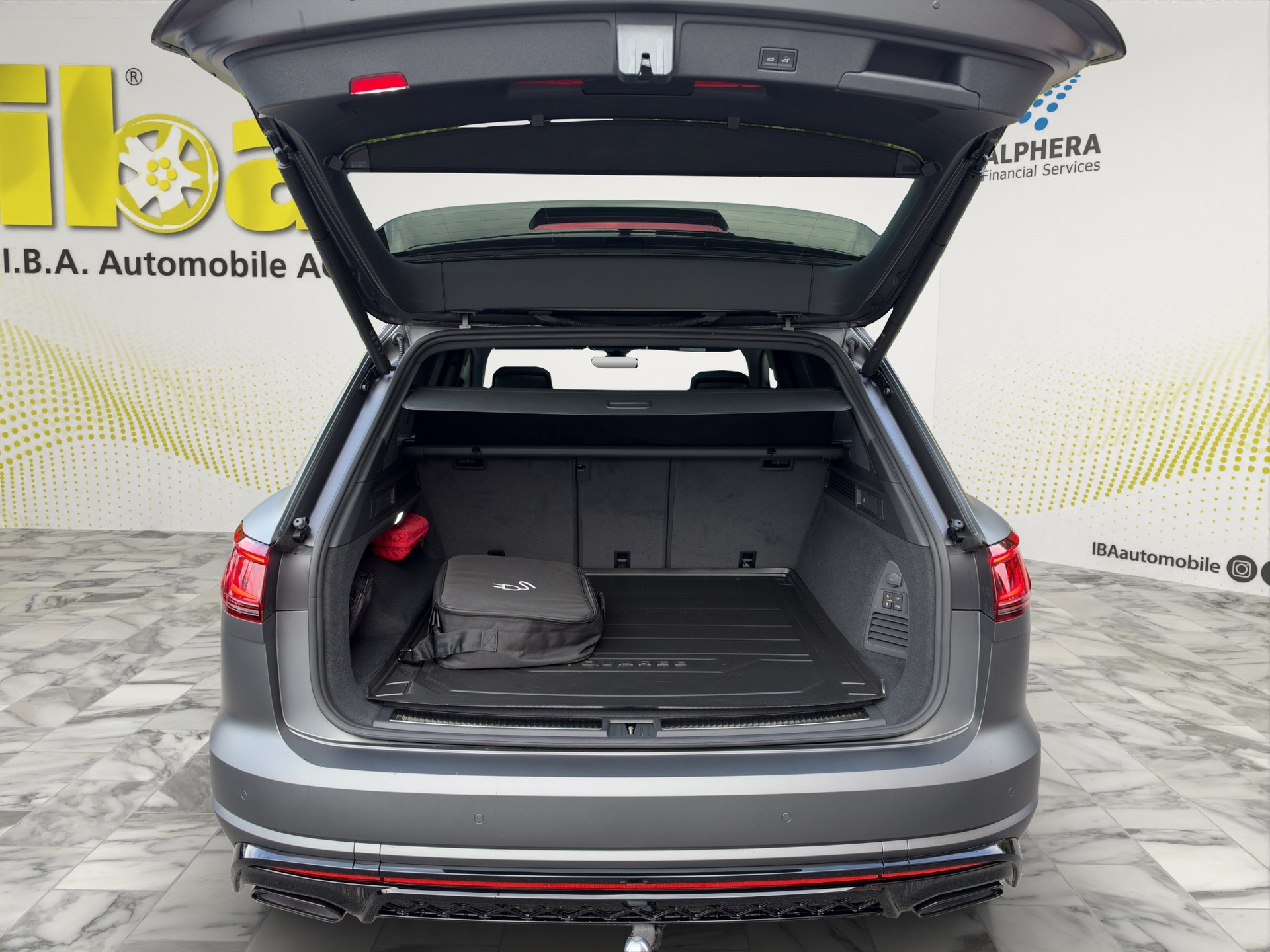 VW Touareg 3.0TSIe Hybrid R 4x4-image-8