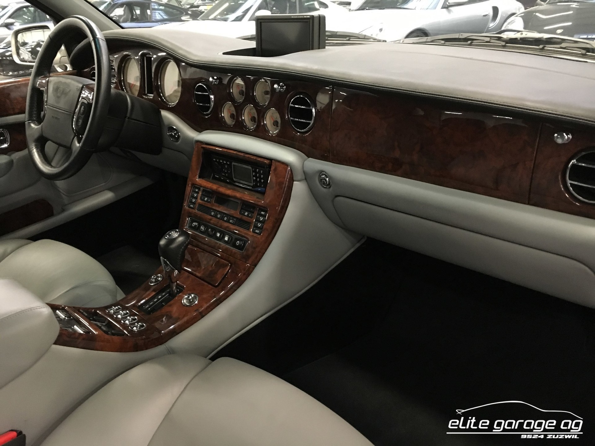 BENTLEY Arnage Red Label-image-11