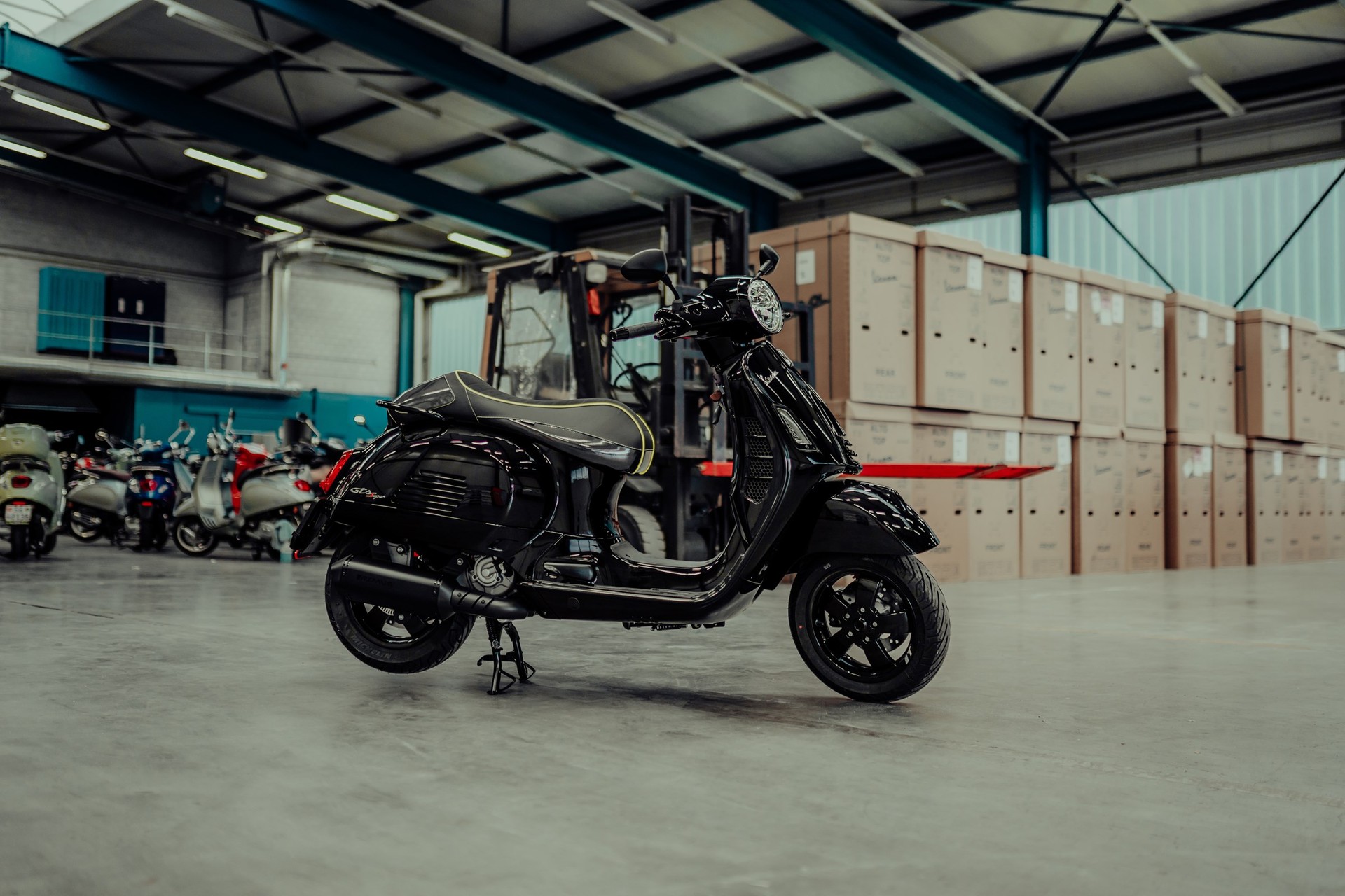 PIAGGIO Vespa GTS 300 HPE Super ABS/ASR-image-0