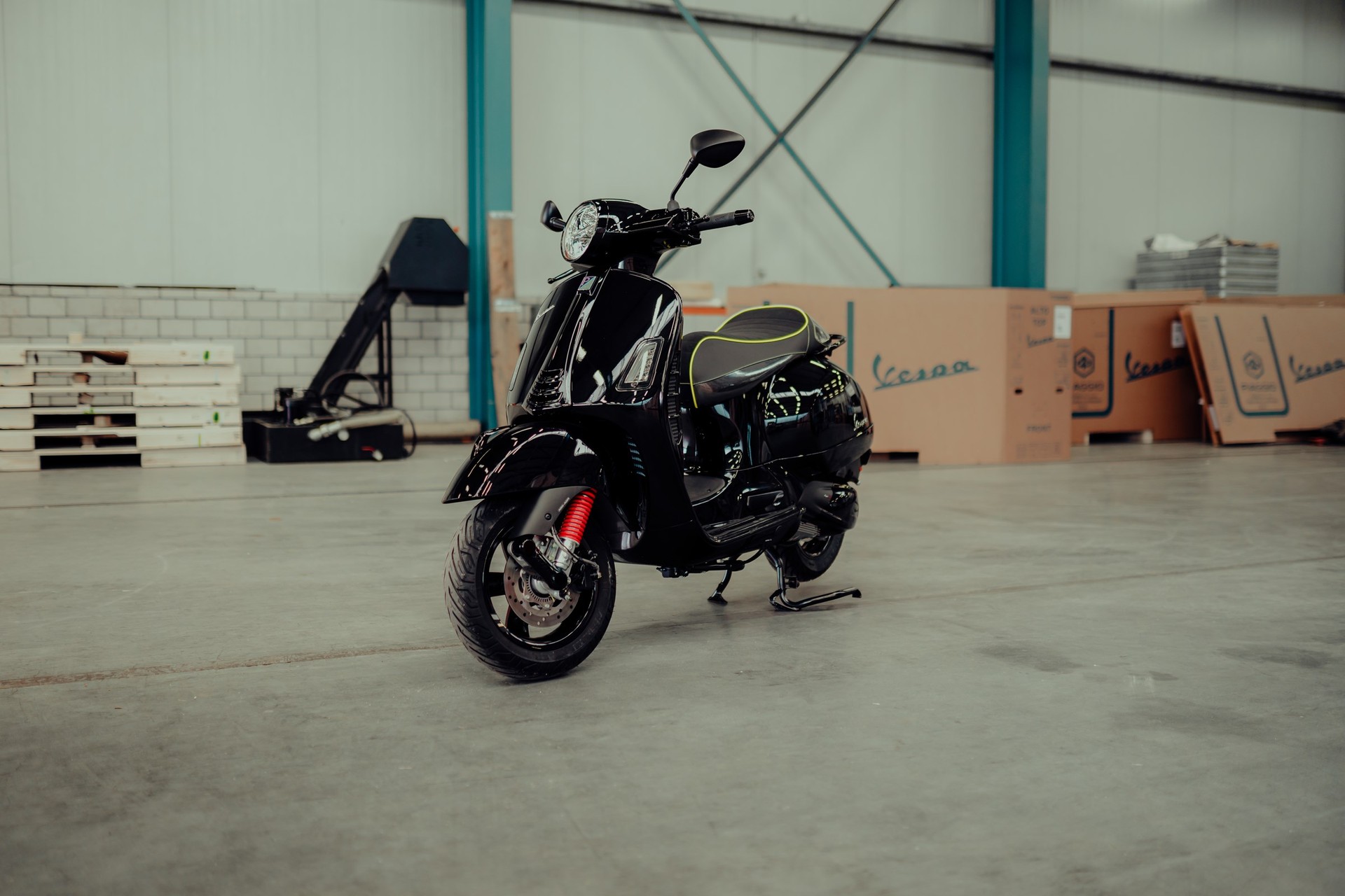 PIAGGIO Vespa GTS 300 HPE Super ABS/ASR-image-1