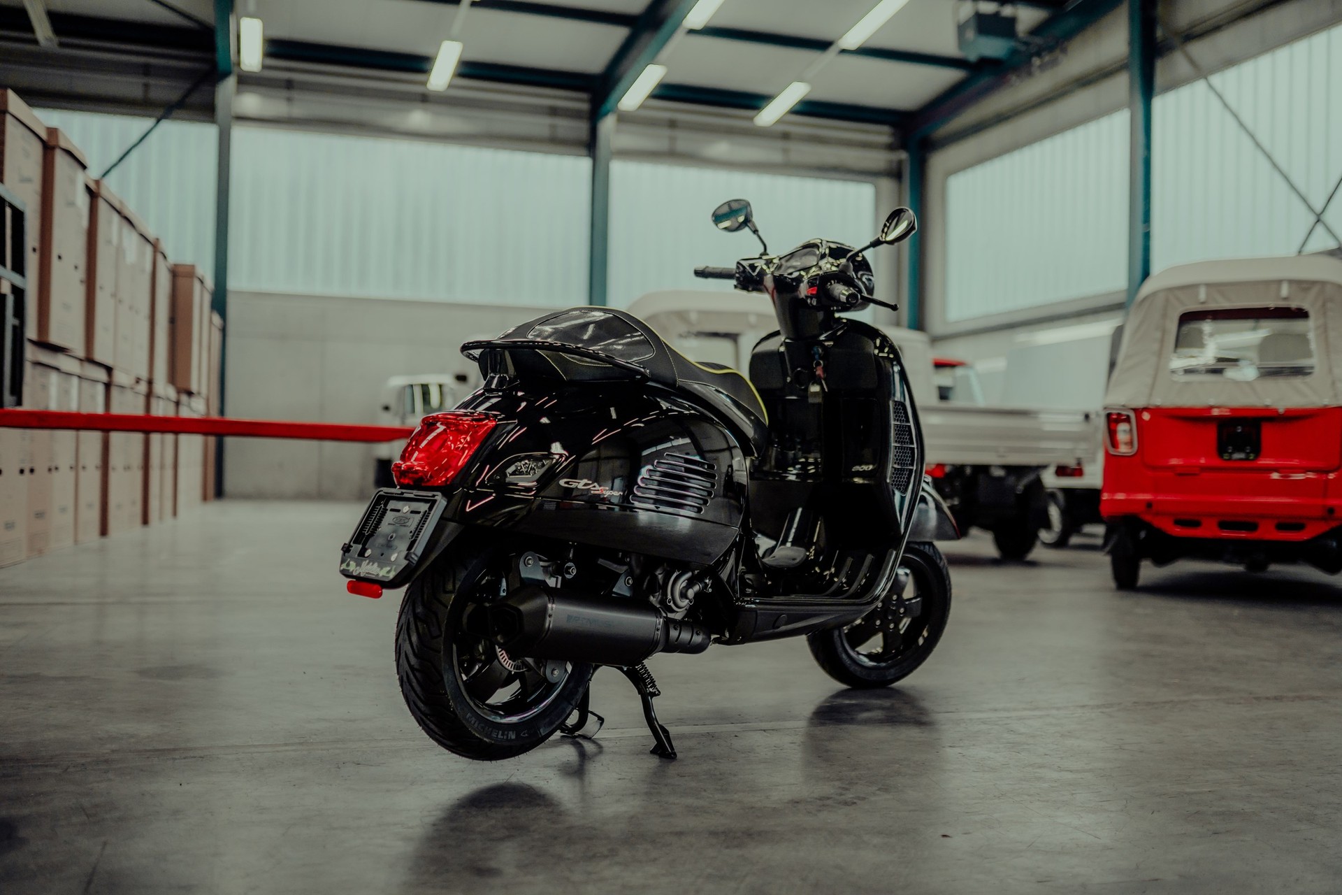 PIAGGIO Vespa GTS 300 HPE Super ABS/ASR-image-7