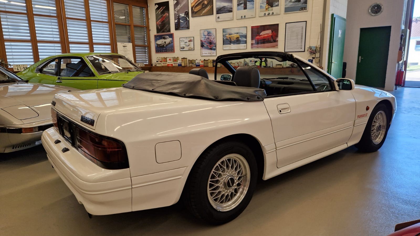 MAZDA RX-7 2.6 Turbo II-showroom-element-3