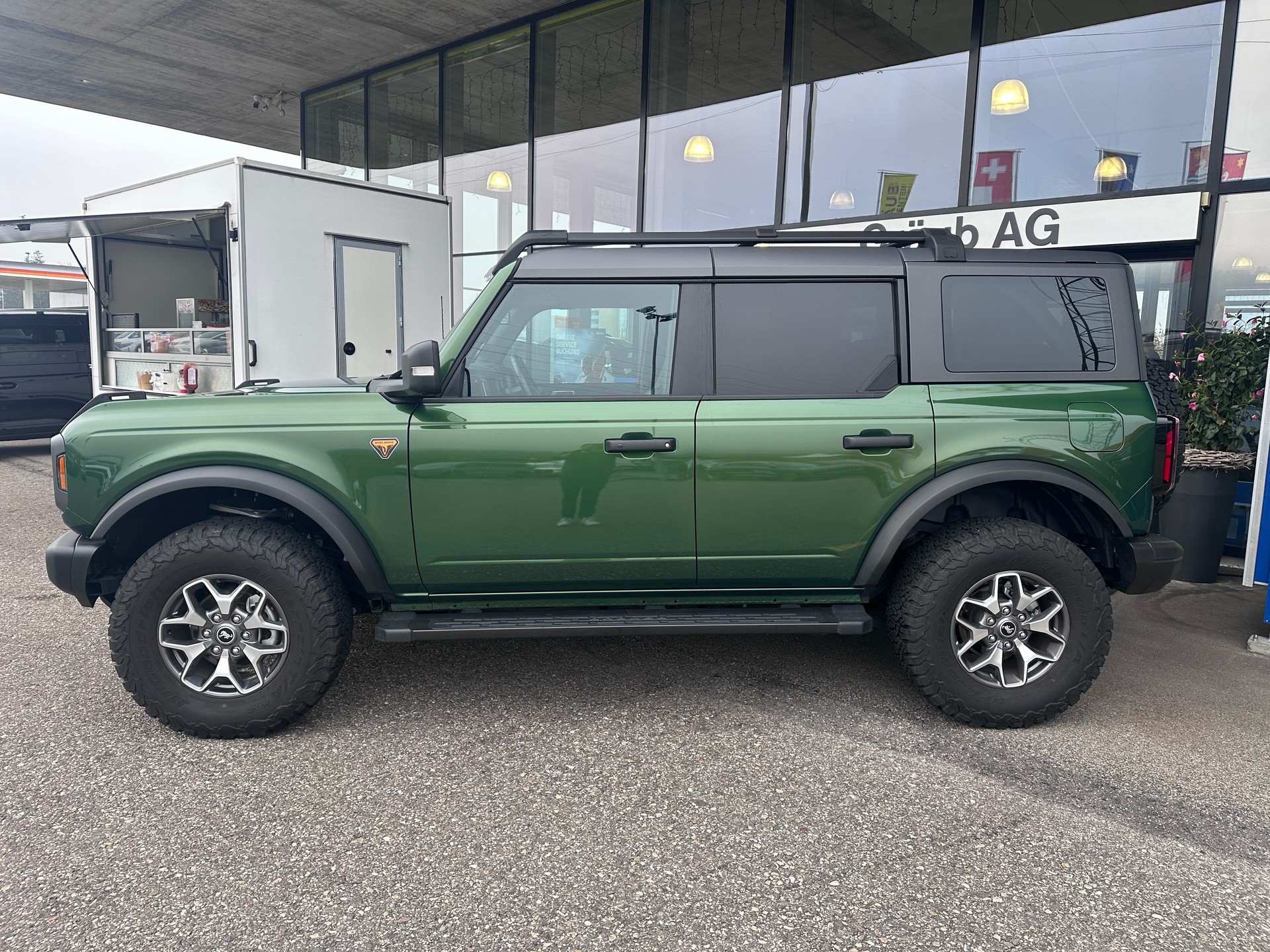 FORD Bronco 2.7 EcoB Badlands e-4WD-showroom-element-3