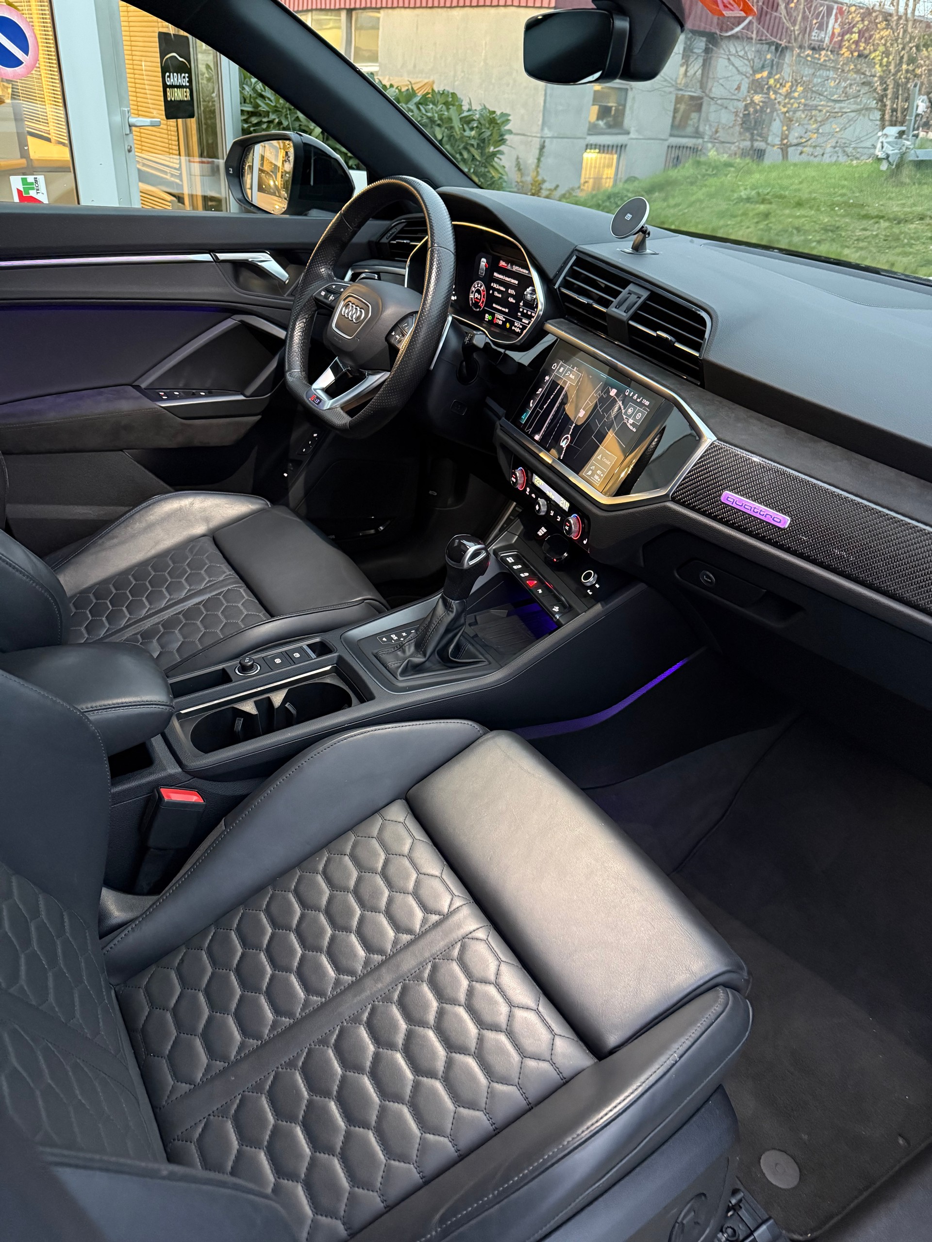 AUDI RS Q3 Sportback quattro S tronic-showroom-element-3