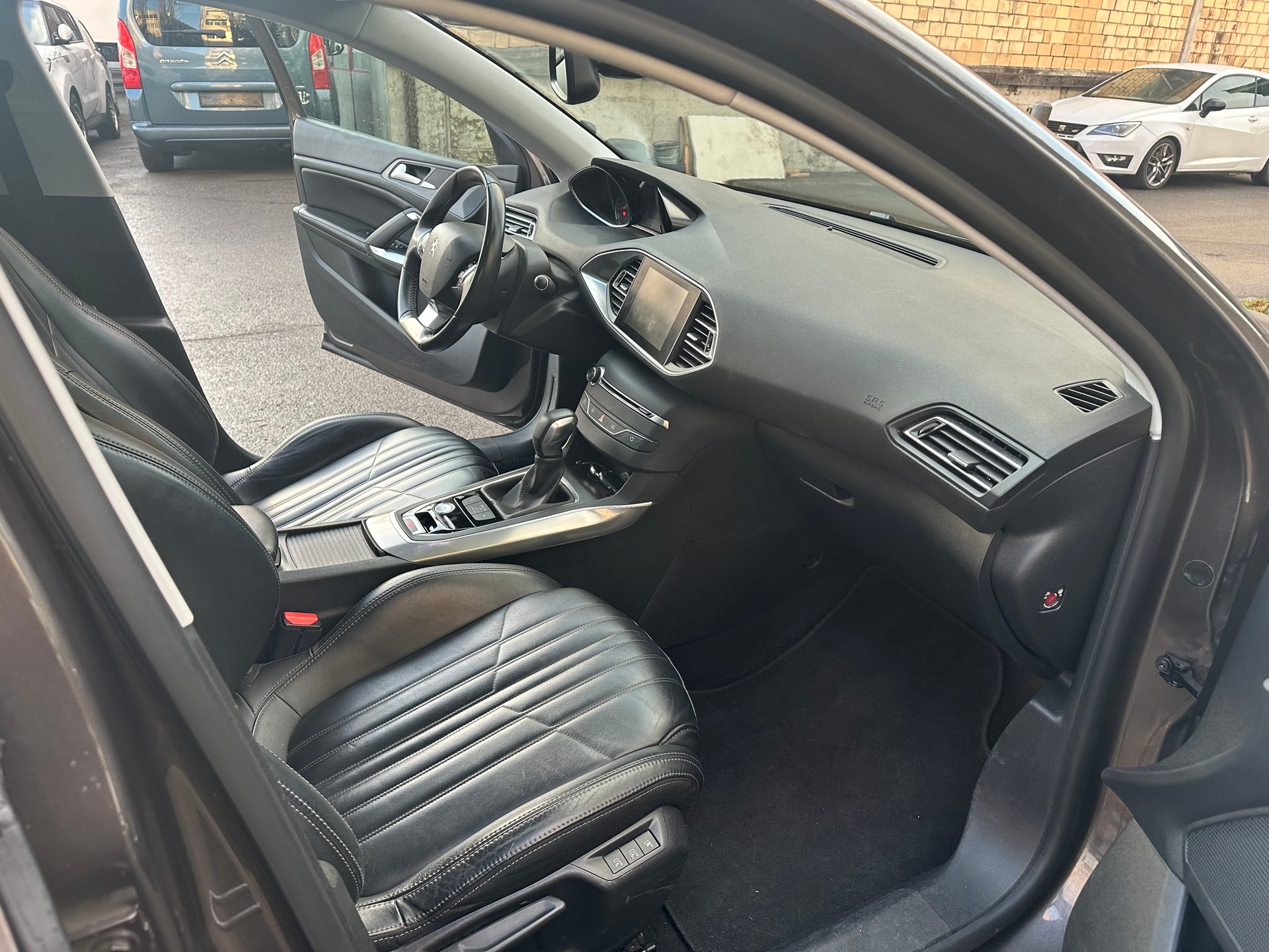PEUGEOT 308 2.0 BlueHDI Active Automatic-image-9