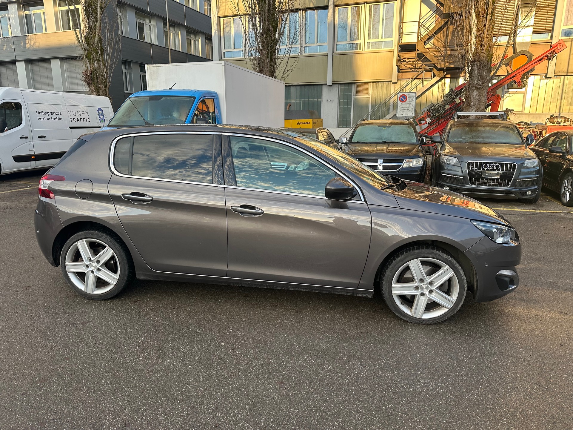 PEUGEOT 308 2.0 BlueHDI Active Automatic-image-4