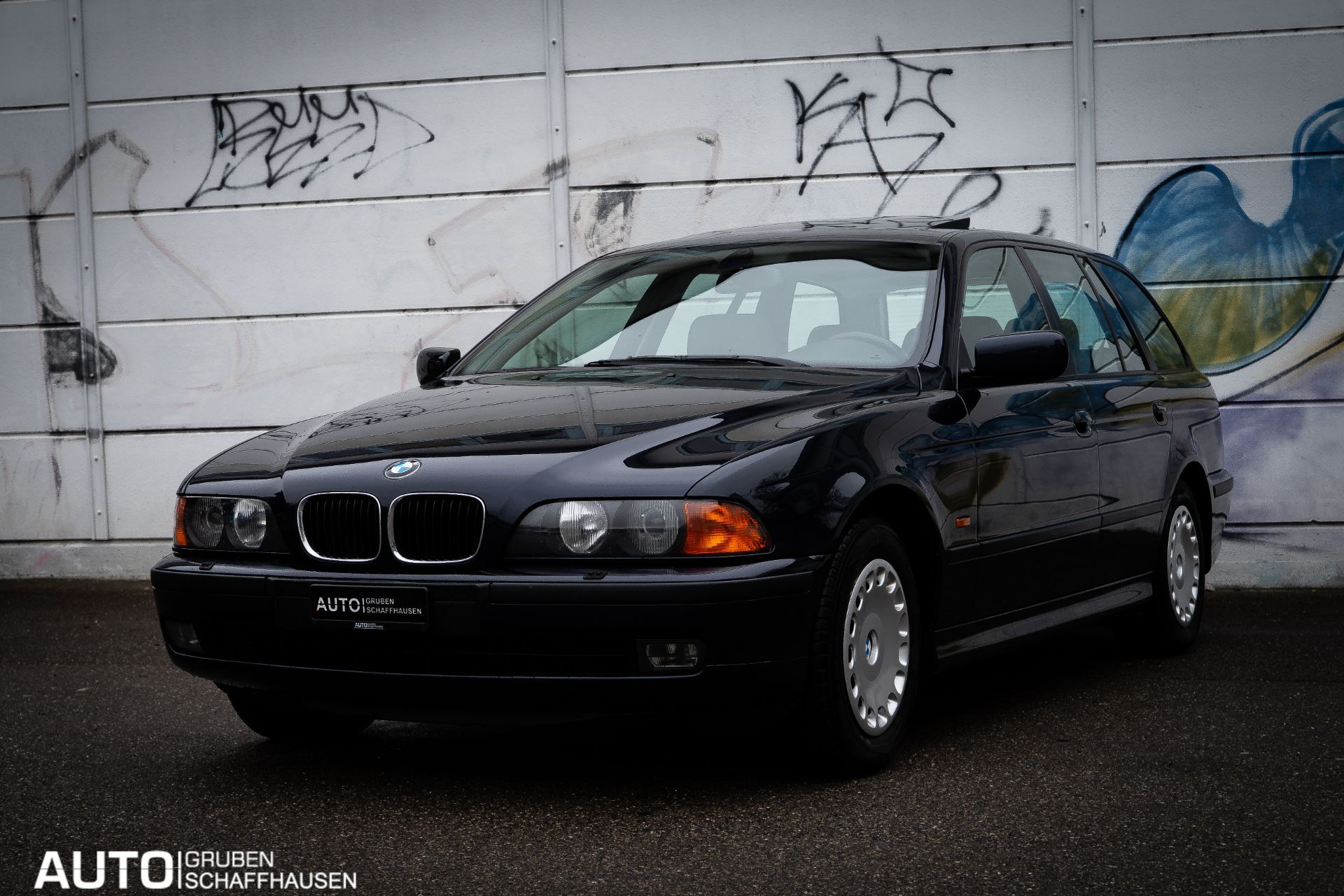BMW 523 i Touring-image-6