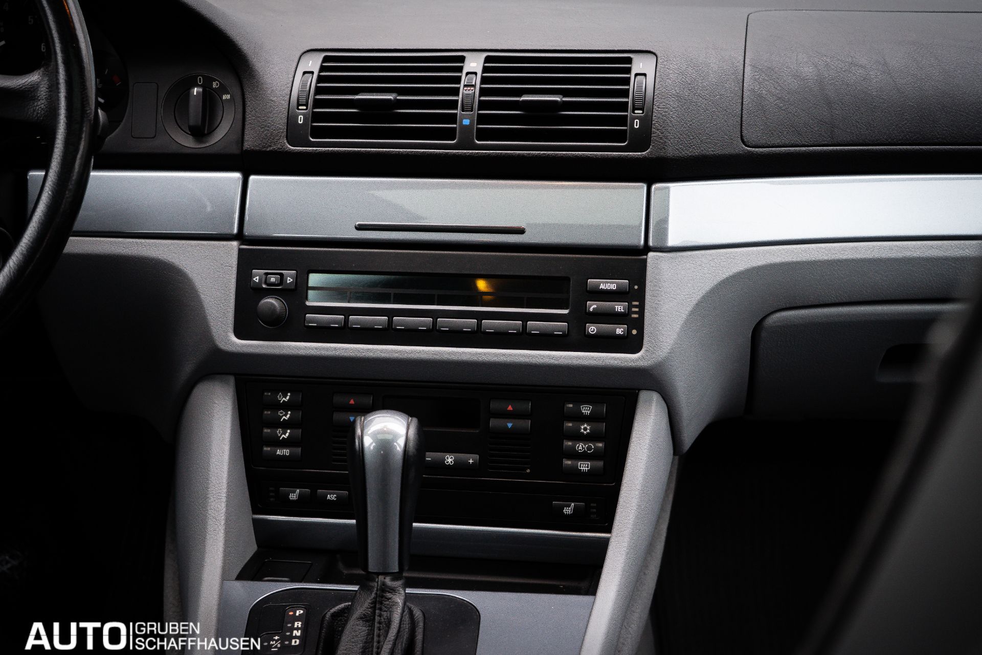 BMW 523 i Touring-image-21