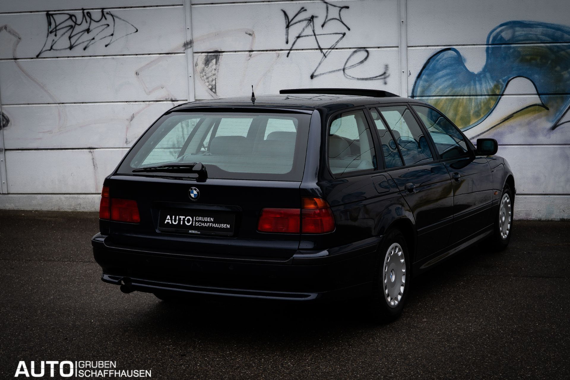 BMW 523 i Touring-image-30