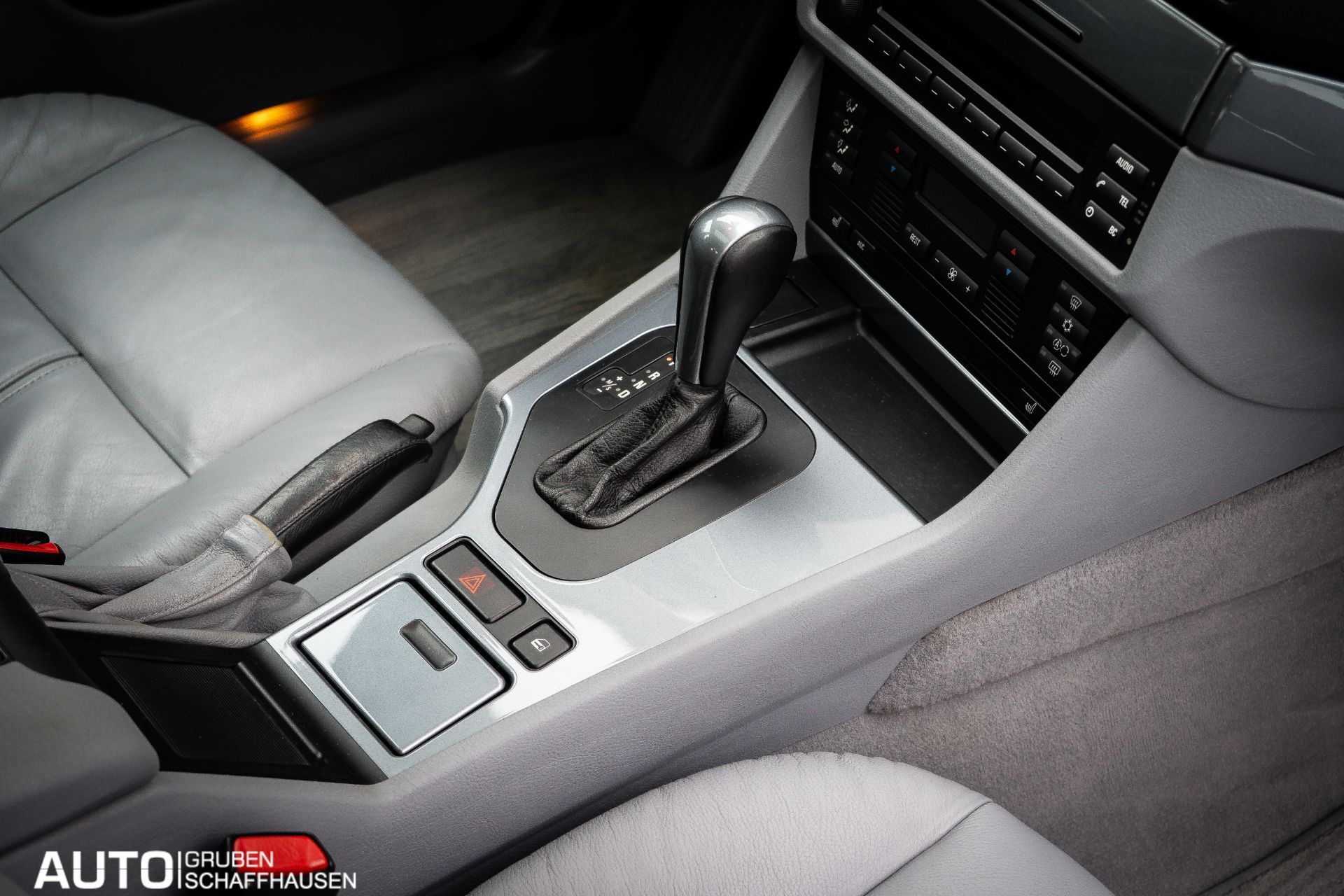 BMW 523 i Touring-image-14