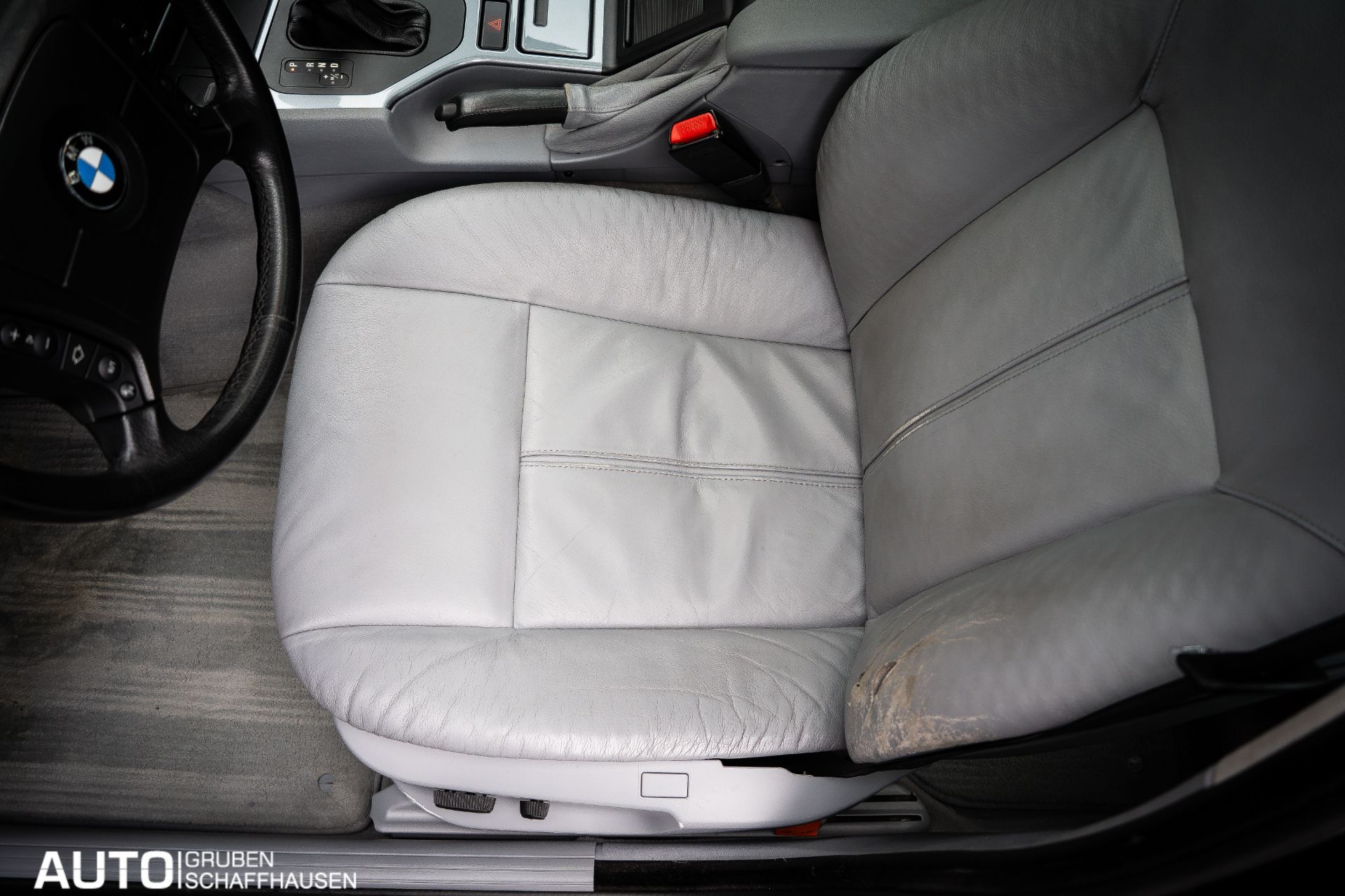 BMW 523 i Touring-image-24
