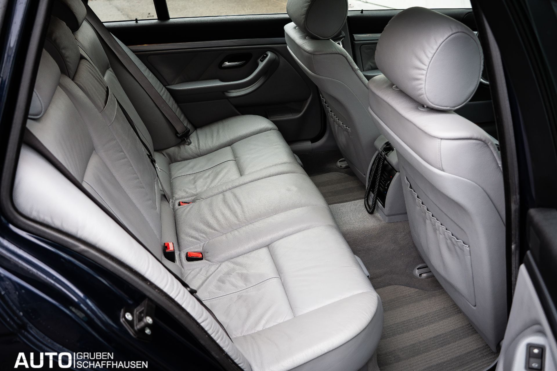 BMW 523 i Touring-image-18